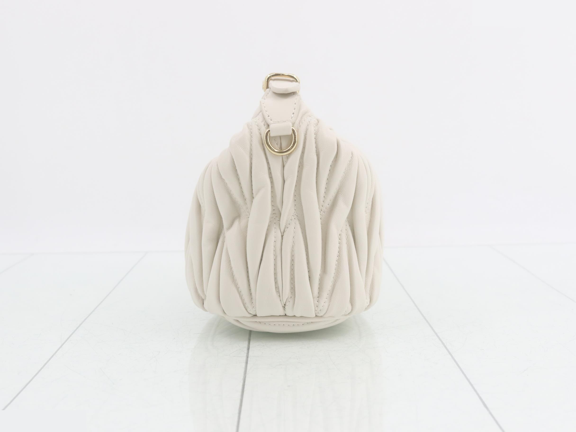 Matelassé shoulder bag, unused. — view 3