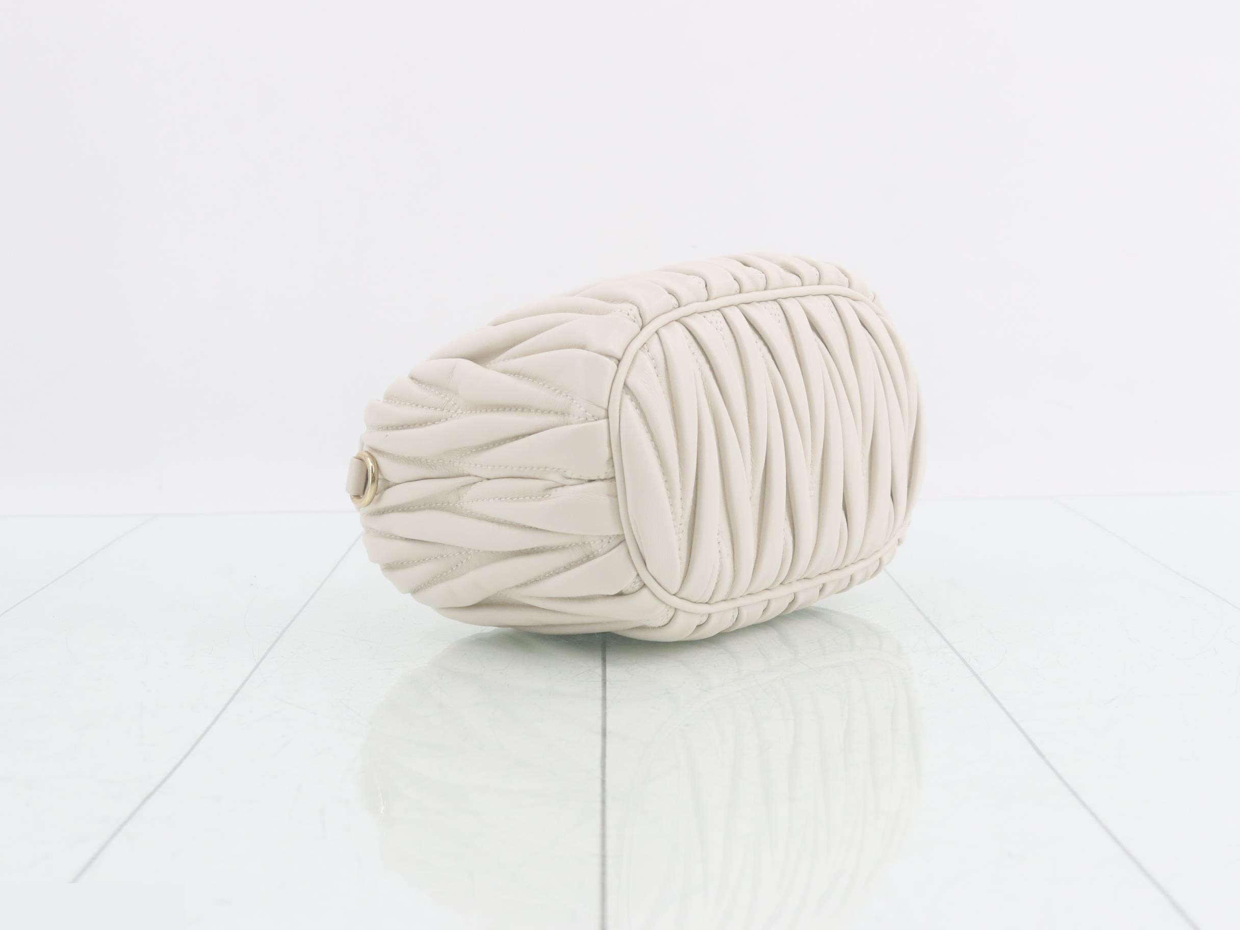 Matelassé shoulder bag, unused. — view 5
