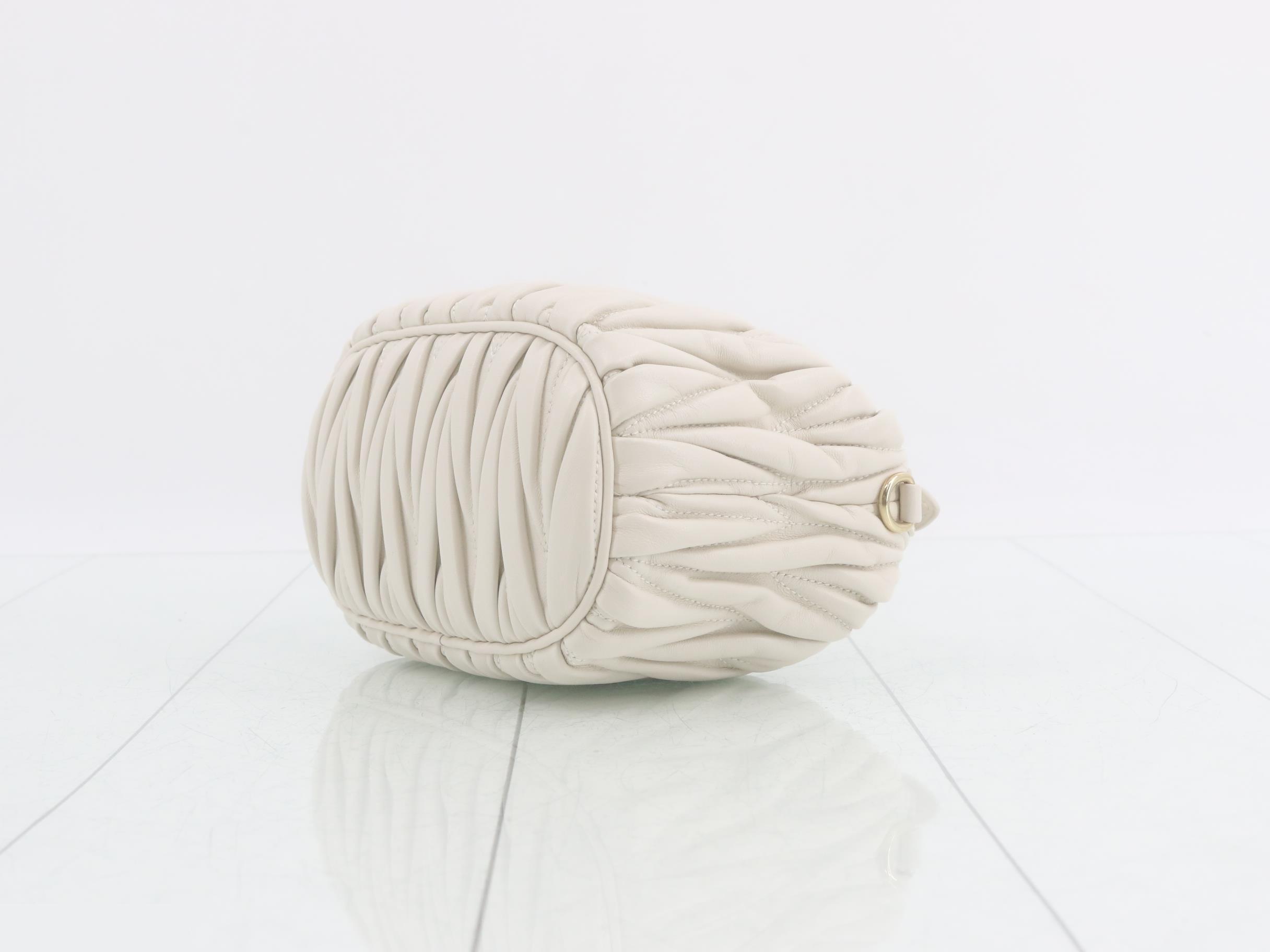 Matelassé shoulder bag, unused. — view 6