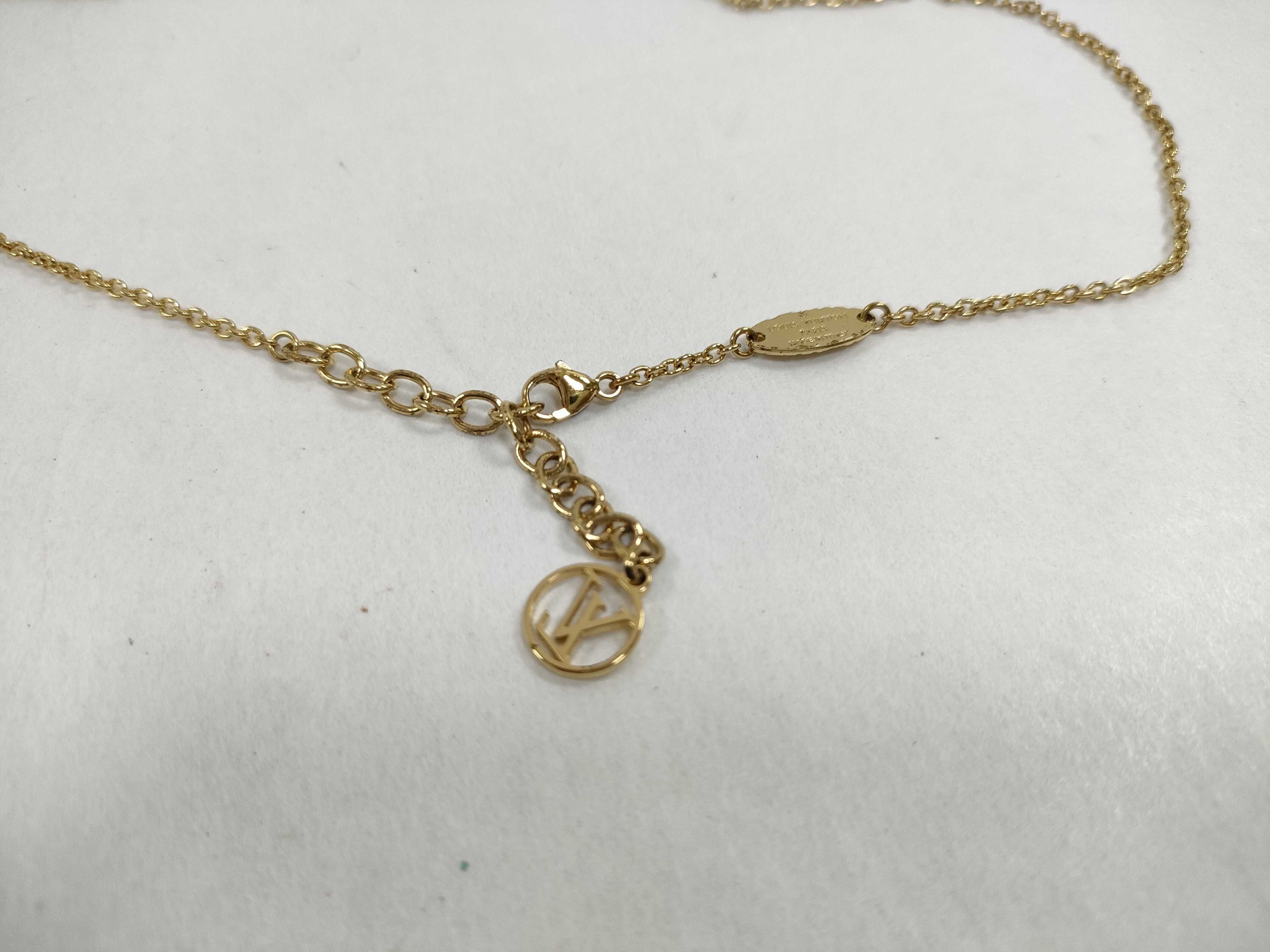 Essential V Accessory Necklace — view 6