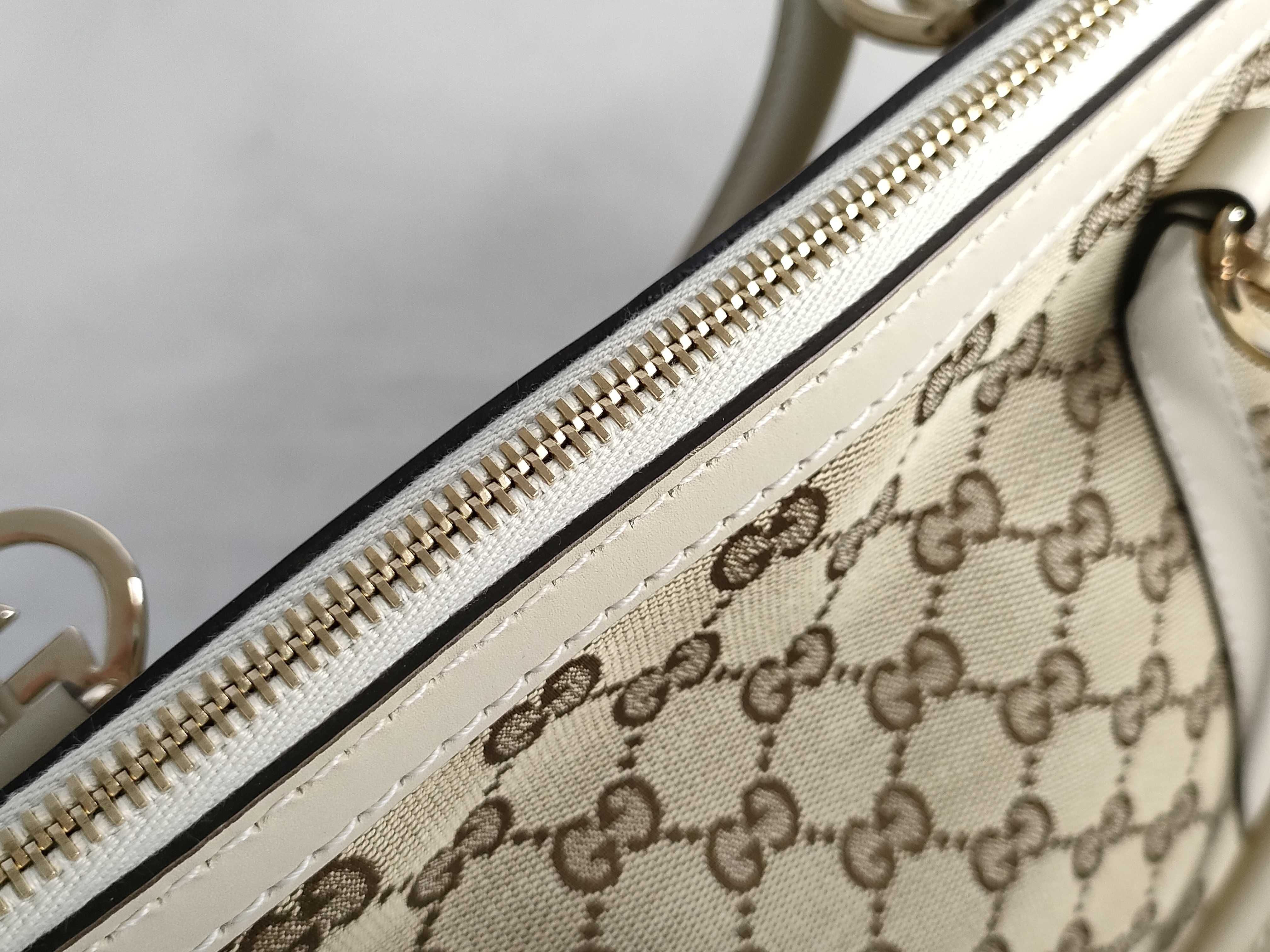 GG Canvas Gucci Lovely Handbag — view 8
