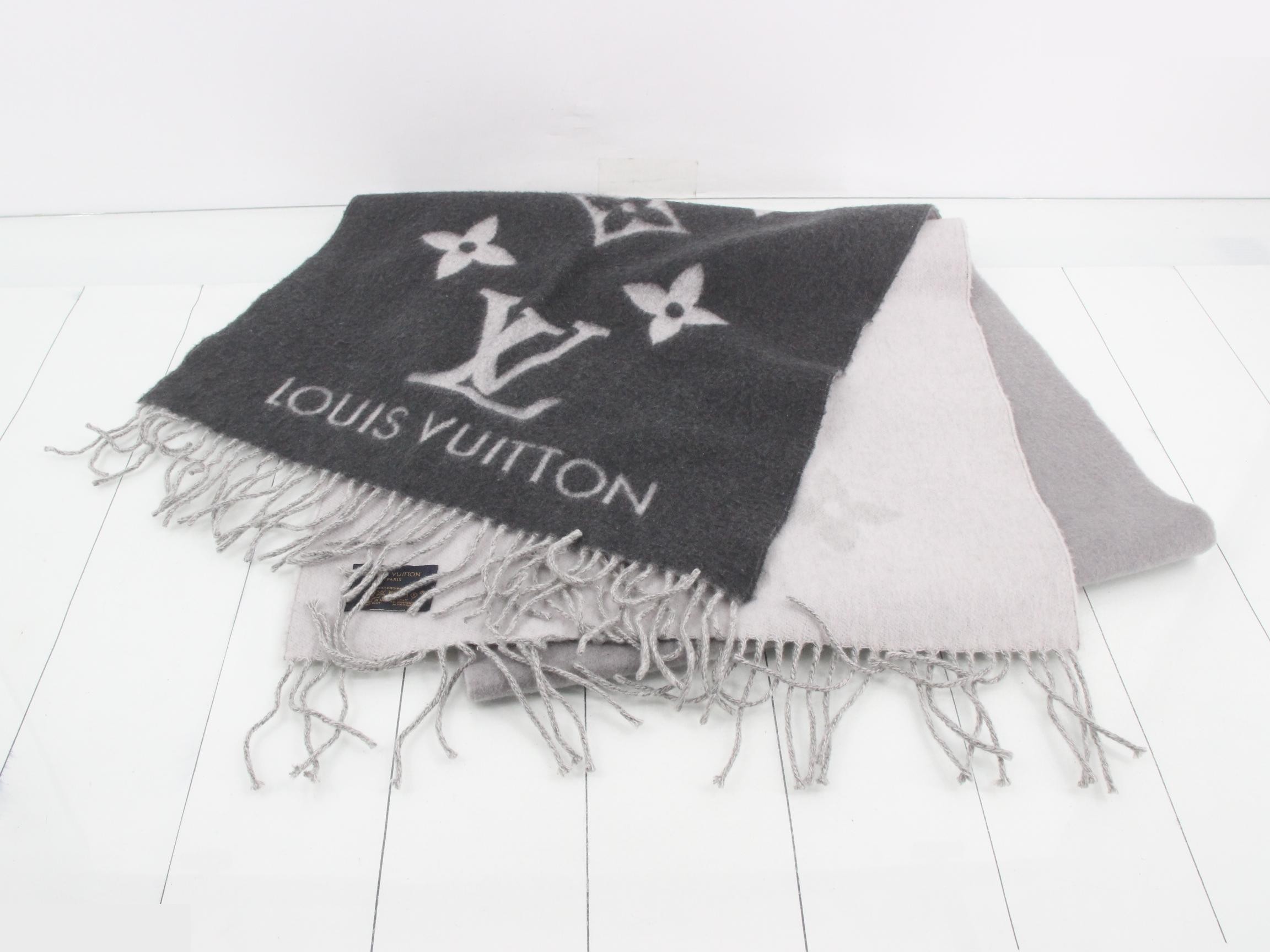 Monogram stole, with tag, gray. — view 2