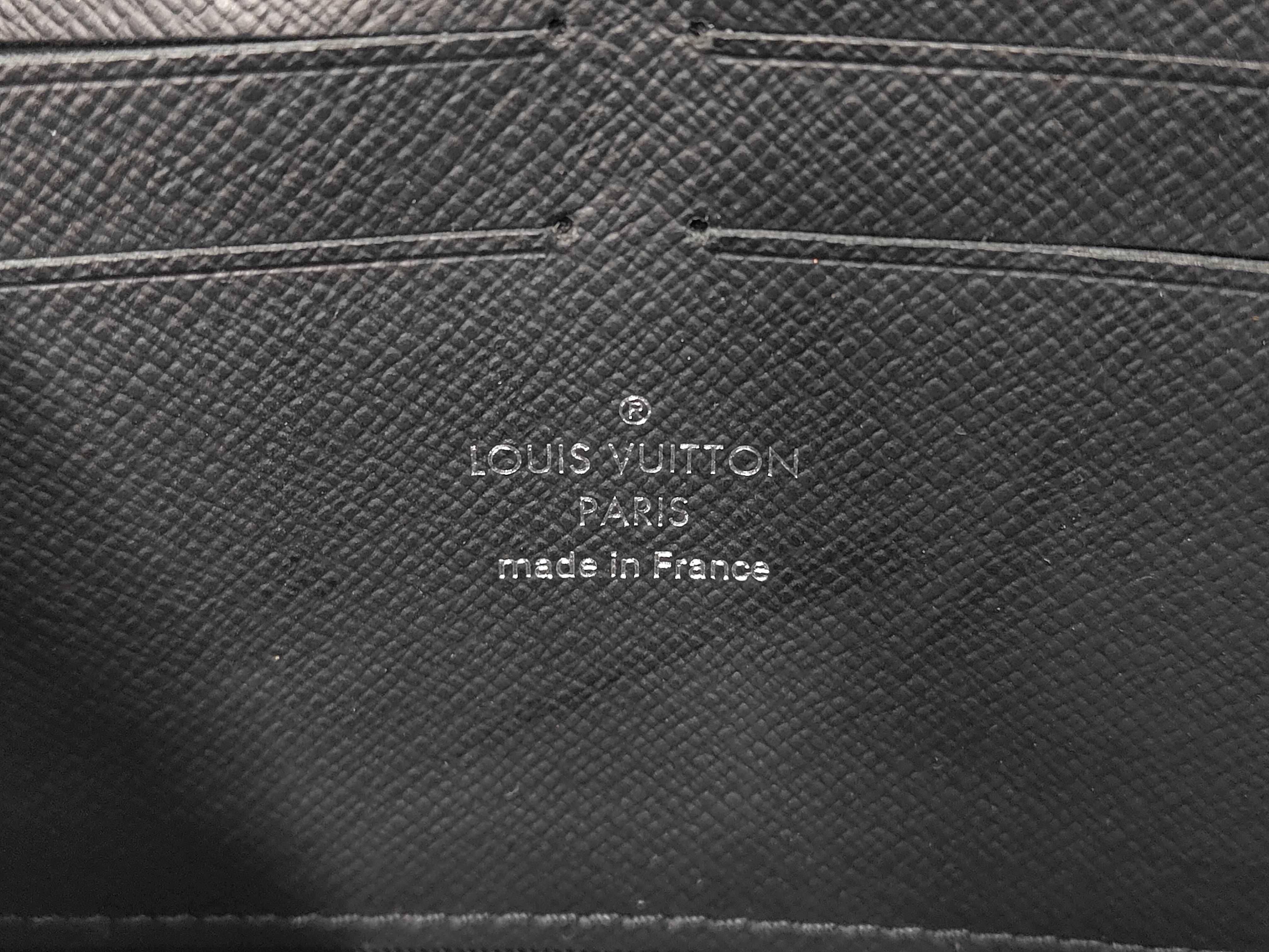 M69838 Soft Trunk Shoulder Bag — view 9