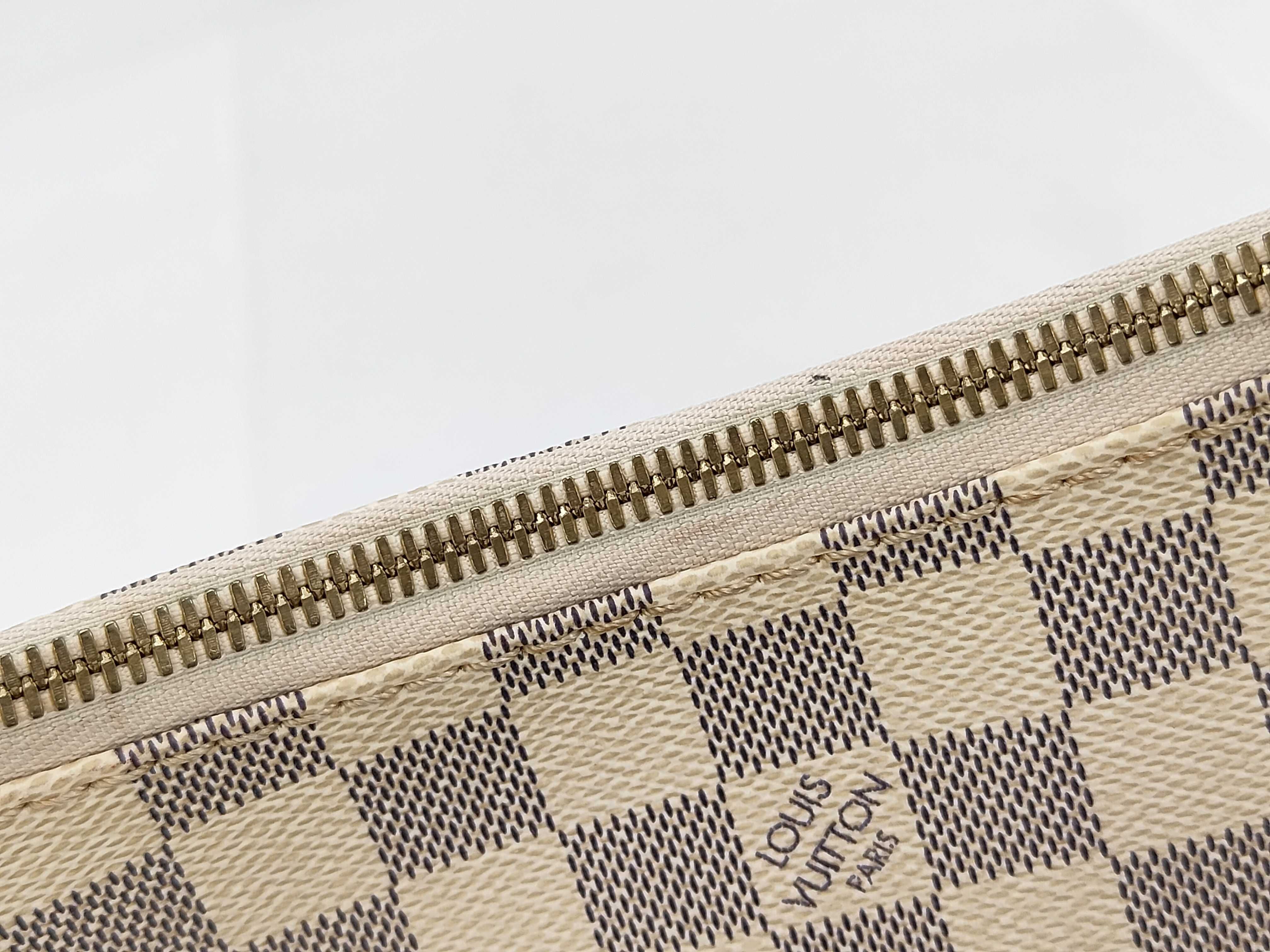 Louis Vuitton Damier Shoulder Bag — view 8