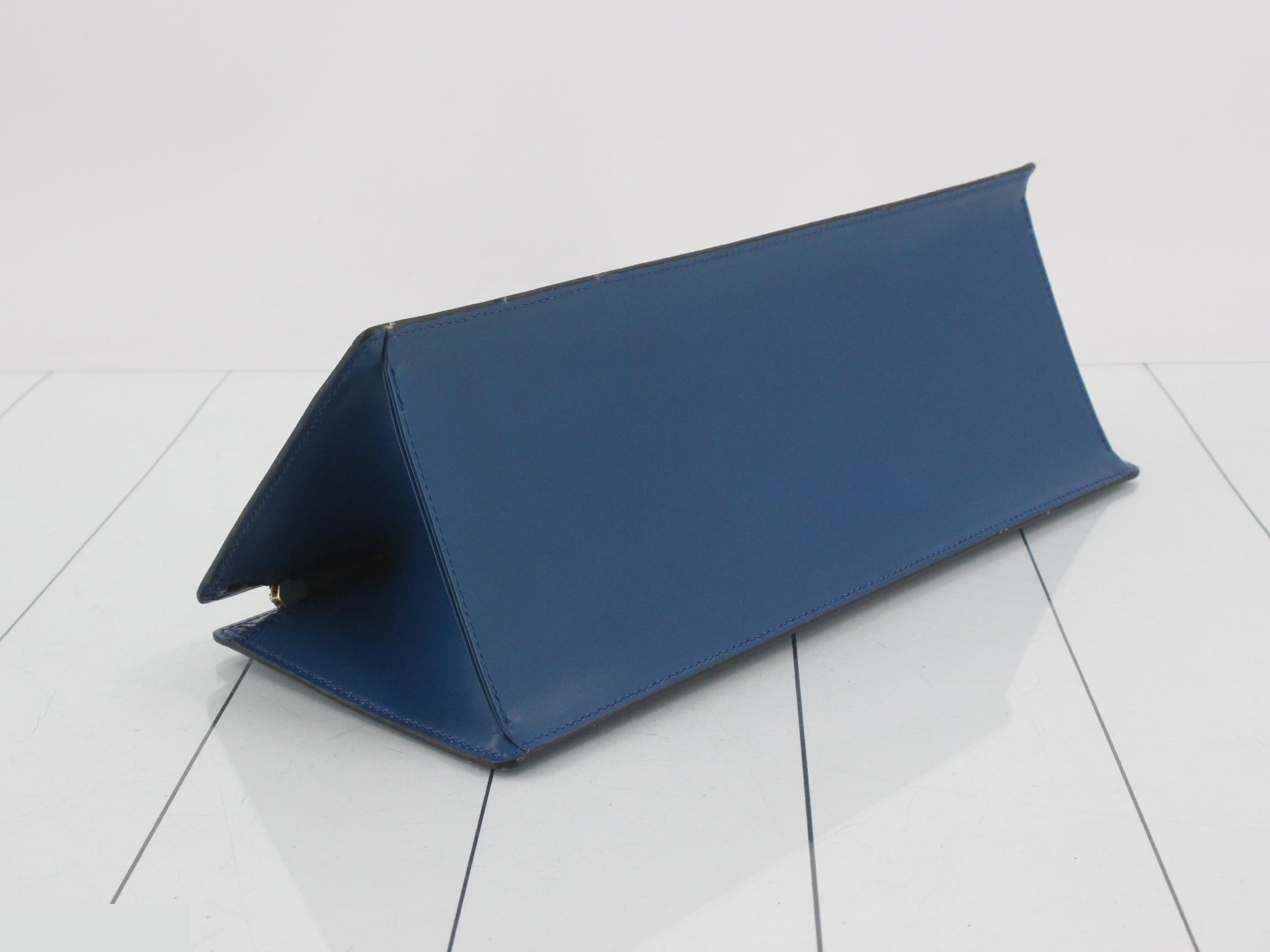 Handbag, Sac Triangle, Epi leather, Toledo Blue, M52095 — view 5