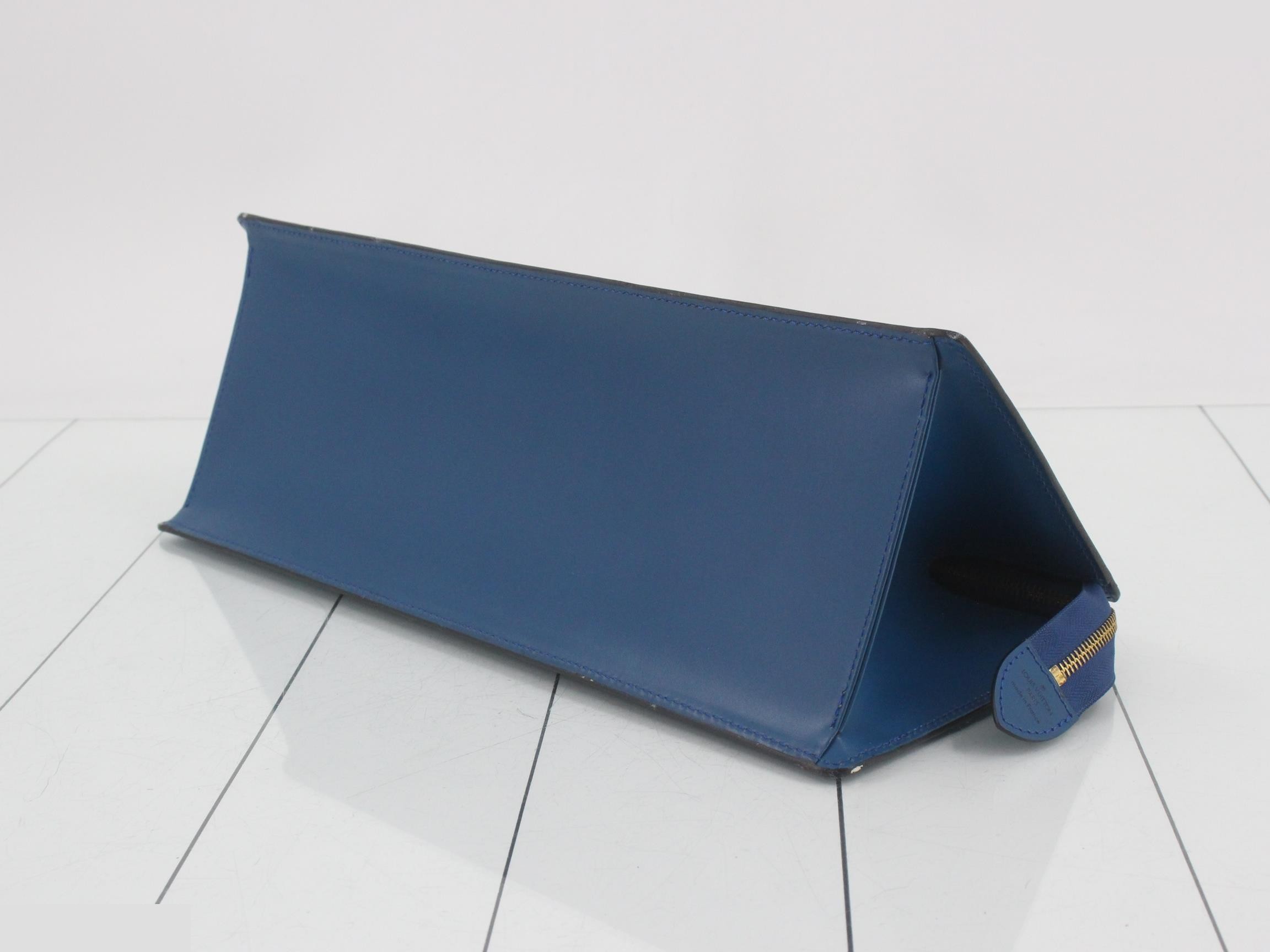 Handbag, Sac Triangle, Epi leather, Toledo Blue, M52095 — view 6