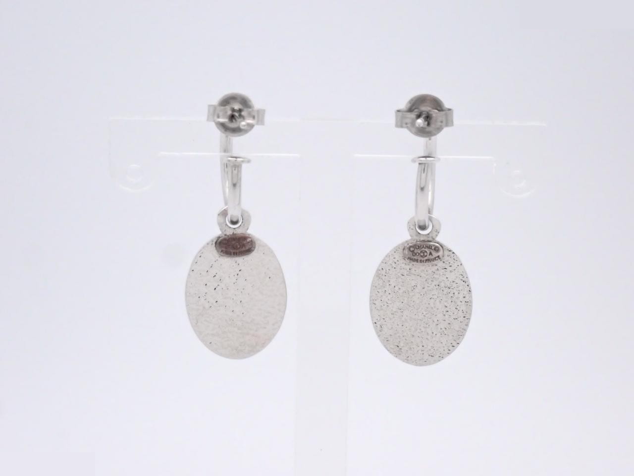 Vintage Classic (Precious Metal) Earrings — view 2