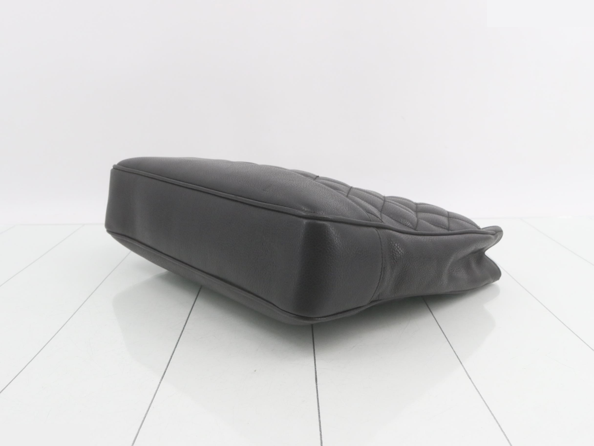 Caviar leather matelassé (bag) — view 6