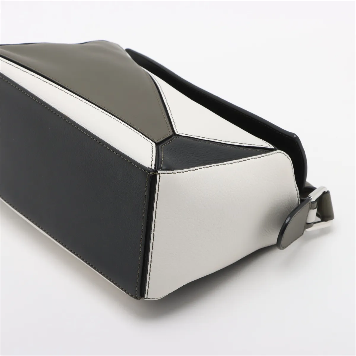 Puzzle Bag Small Leather 2WAY Handbag Khaki x White x Black — view 3