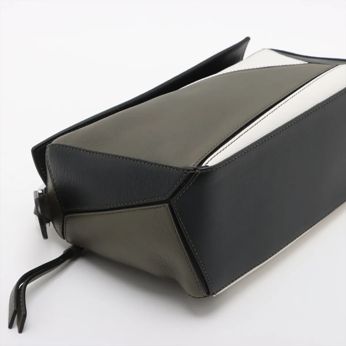 Puzzle Bag Small Leather 2WAY Handbag Khaki x White x Black — view 4