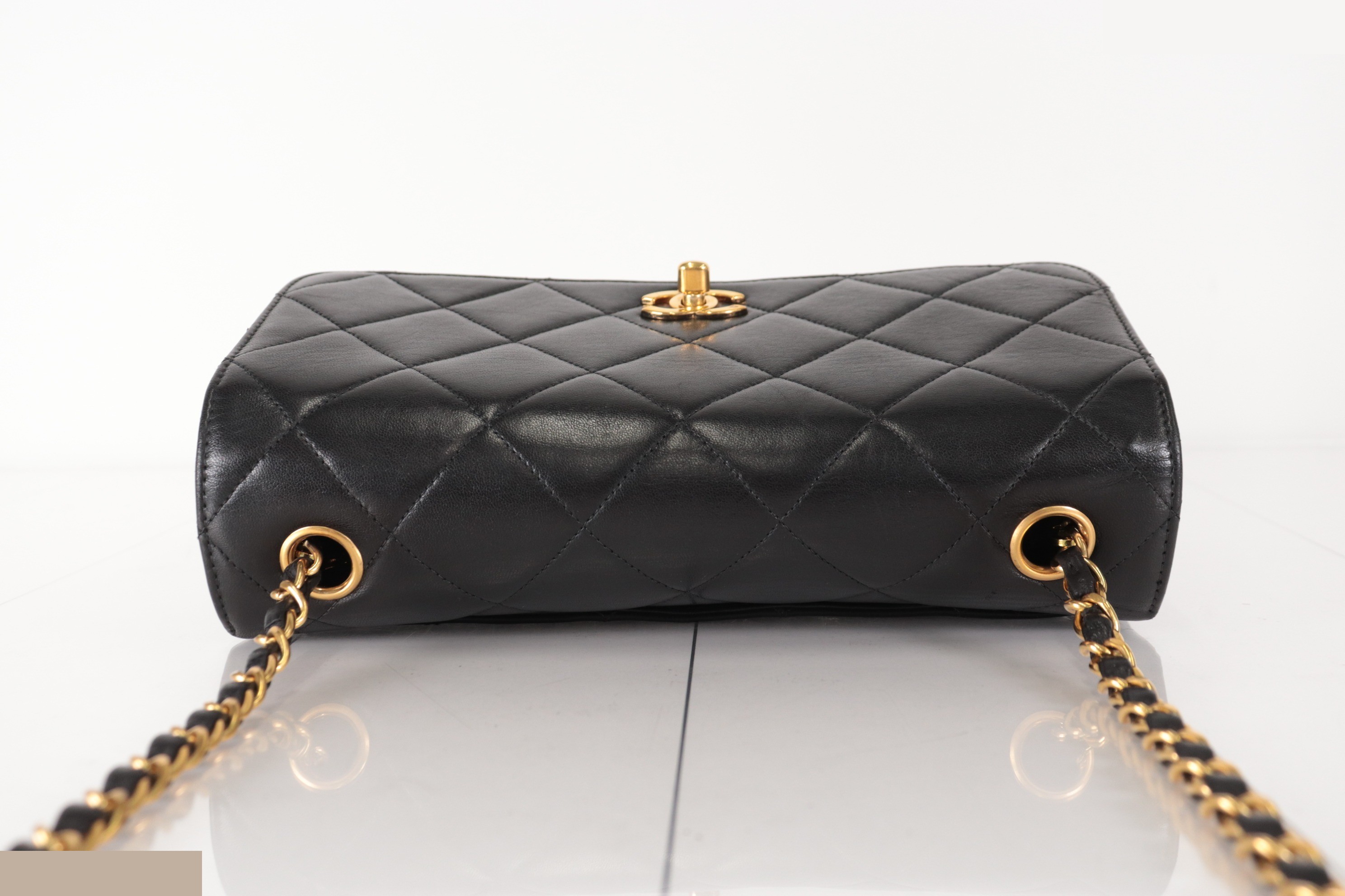 Turnlock Ram Chain Shoulder Bag, Unit No. 4 — view 6
