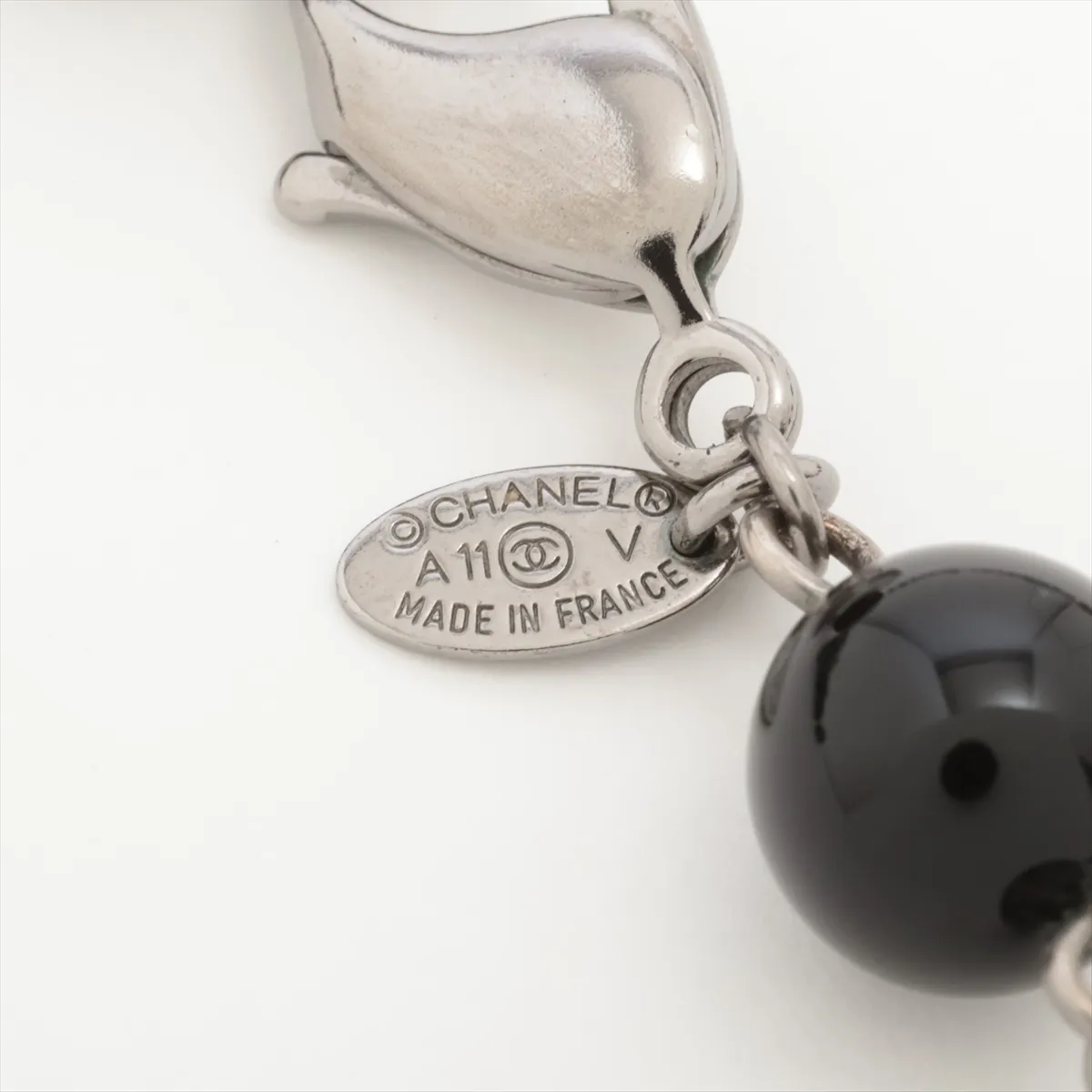 Cocomark A11V Necklace Metal x Fake Pearl Black x Silver — view 5