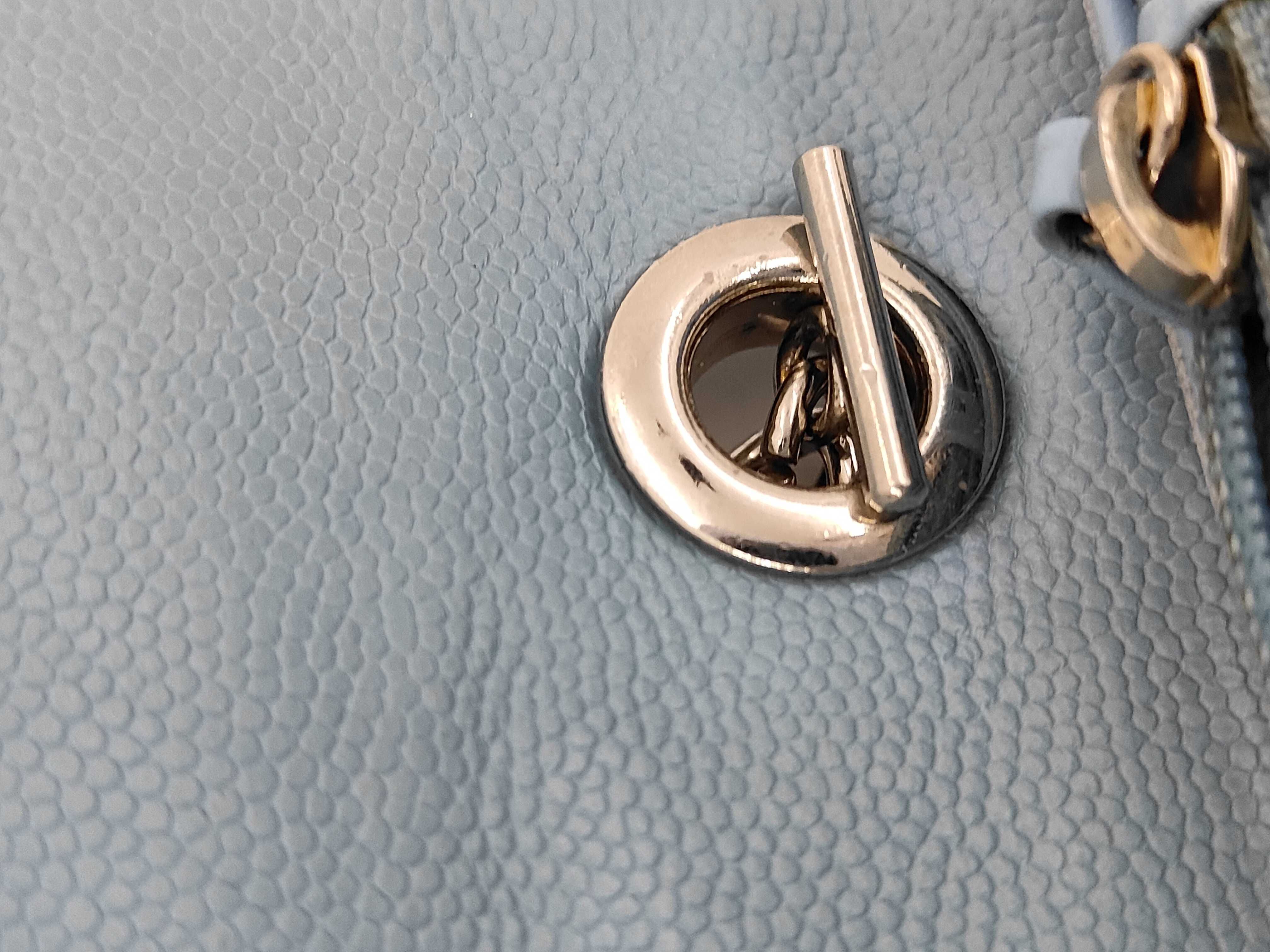 Caviar Skin Matelassé Chain Wallet Leather Shoulder Bag — view 7