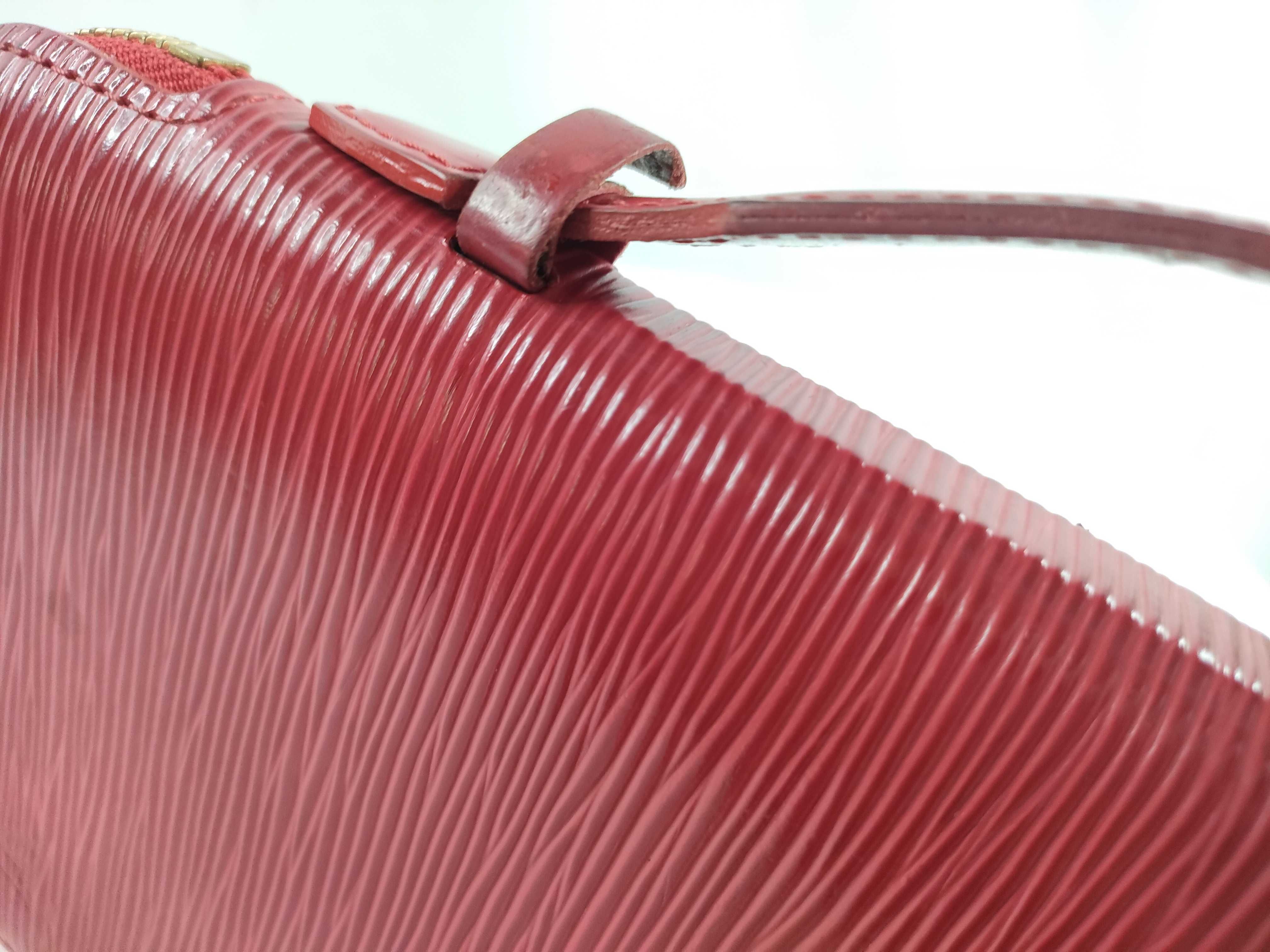 Epi Leather Round Zip Long Wallet (Red) — view 11