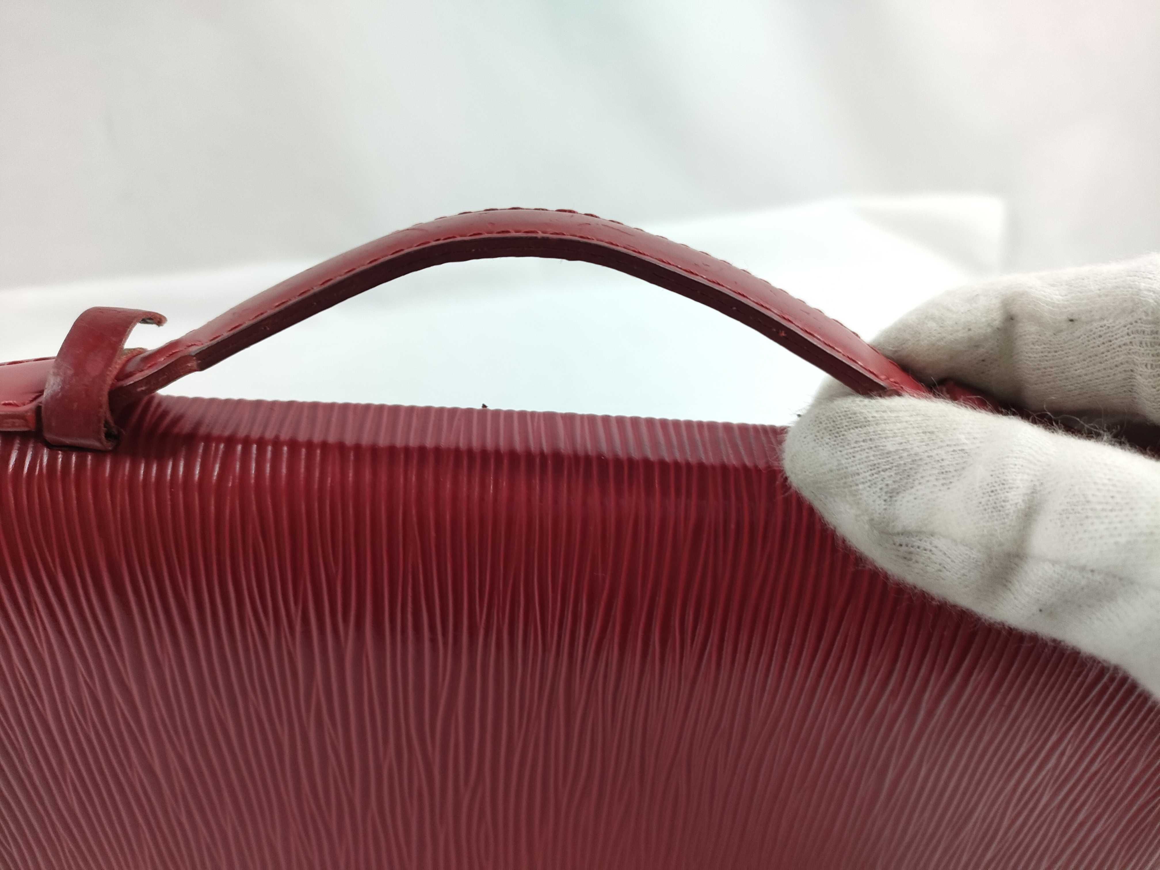 Epi Leather Round Zip Long Wallet (Red) — view 9