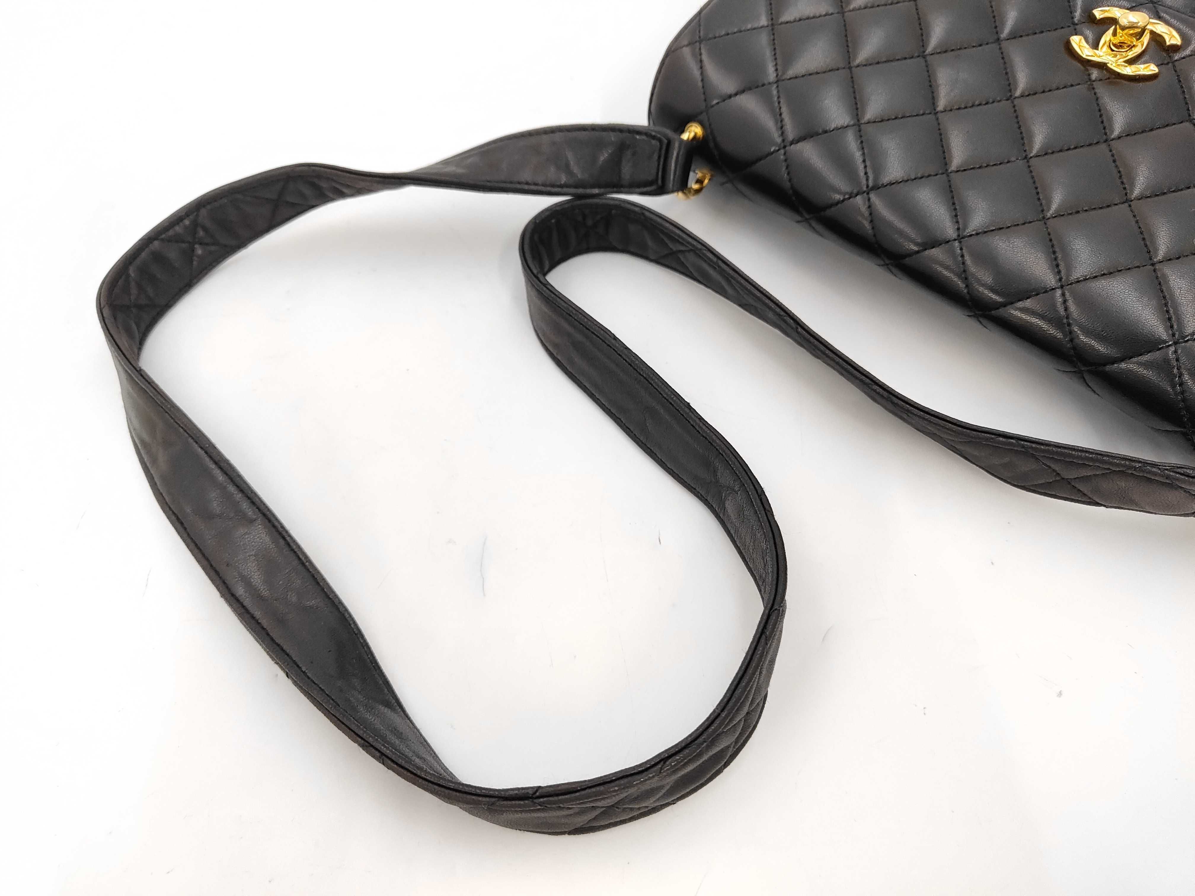 Matelassé Chanel Shoulder Bag 2577275 Bag — view 4