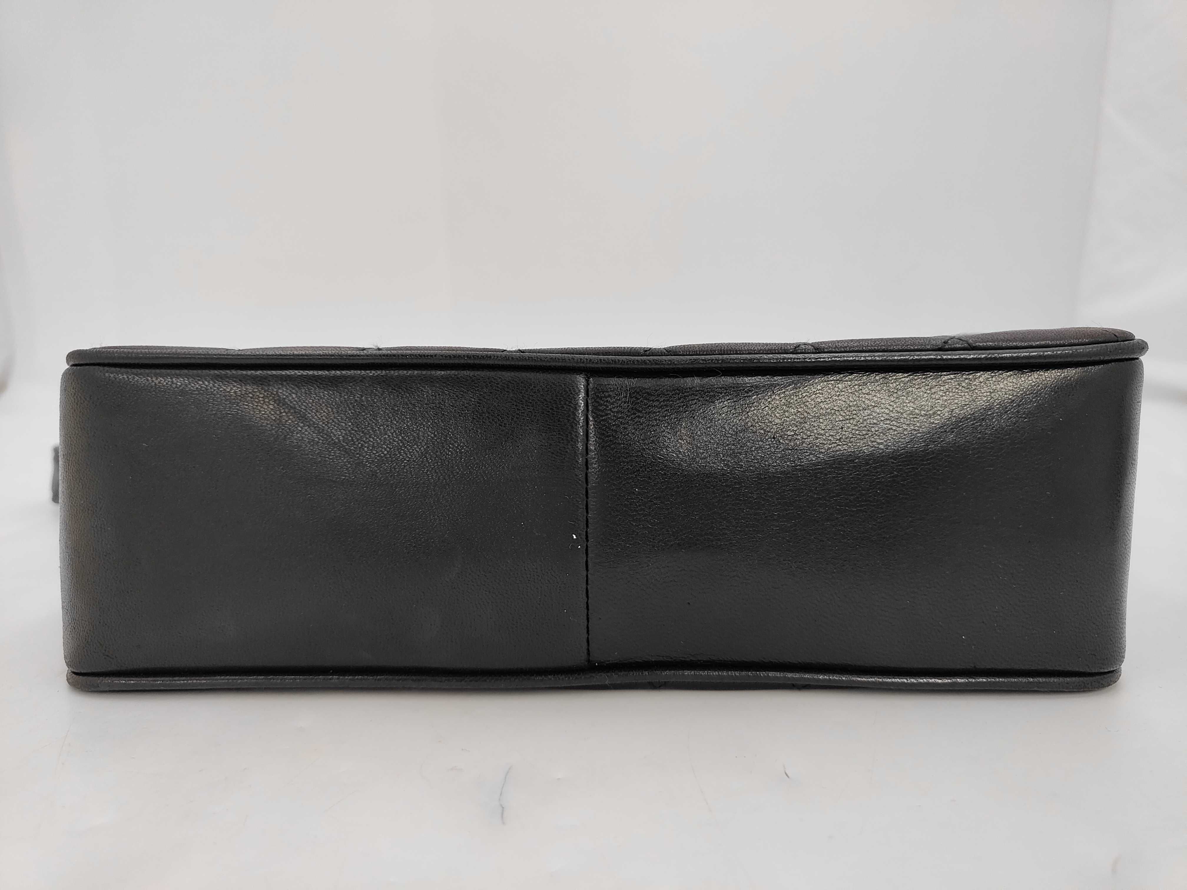 Matelassé Chanel Shoulder Bag 2577275 Bag — view 7