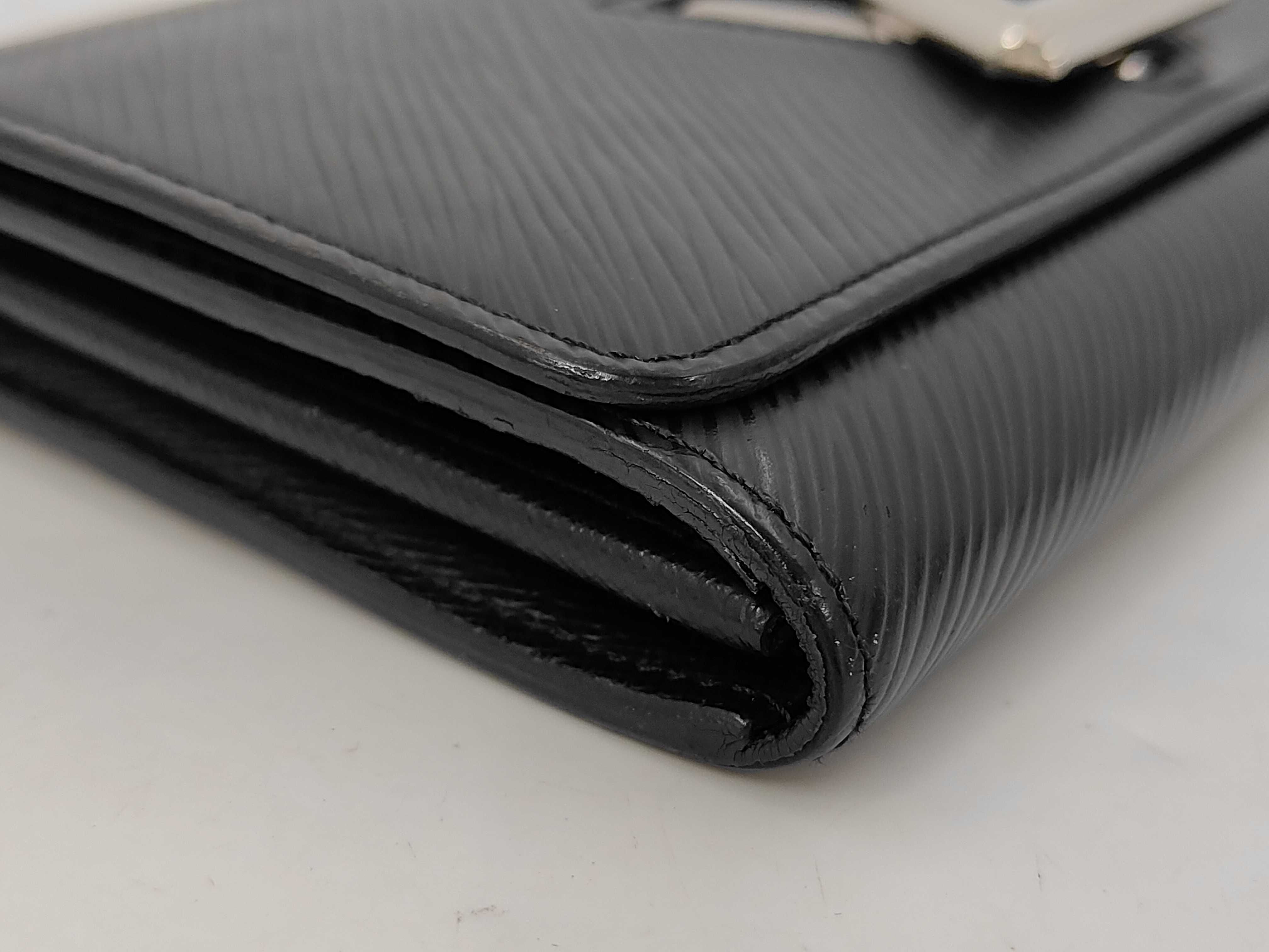 Epi Louis Vuitton Epi Portefeuille Twist Noir TN2139 Wallet — view 3