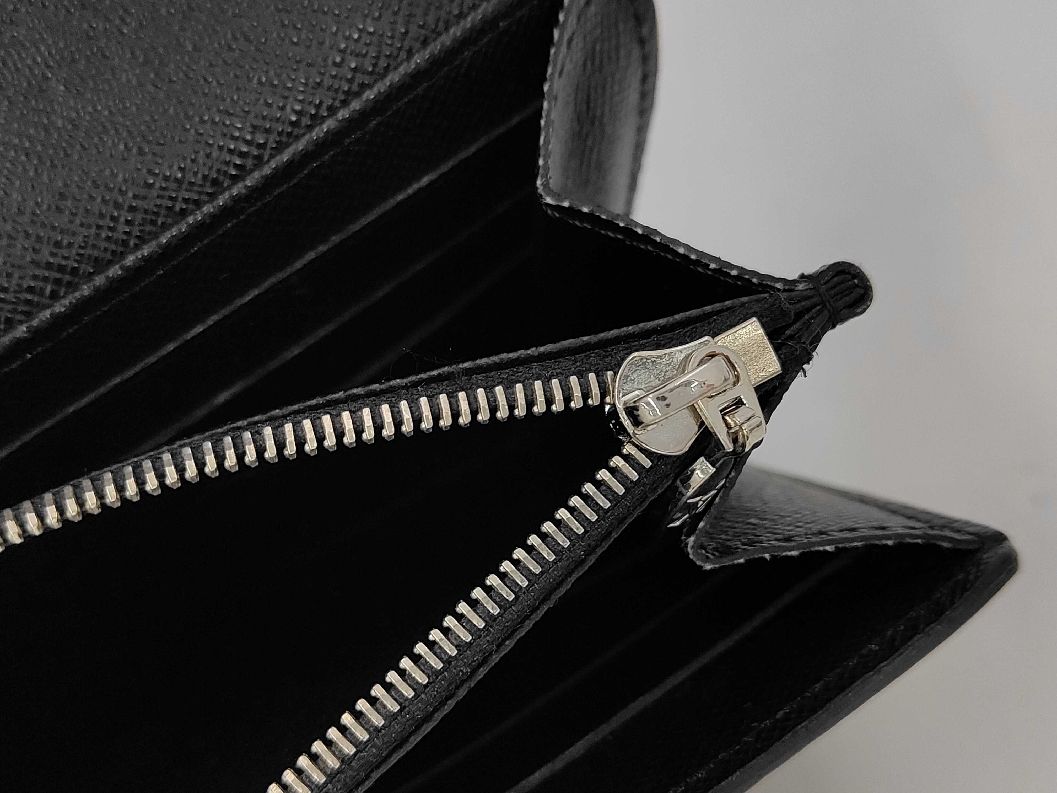 Epi Louis Vuitton Epi Portefeuille Twist Noir TN2139 Wallet — view 6