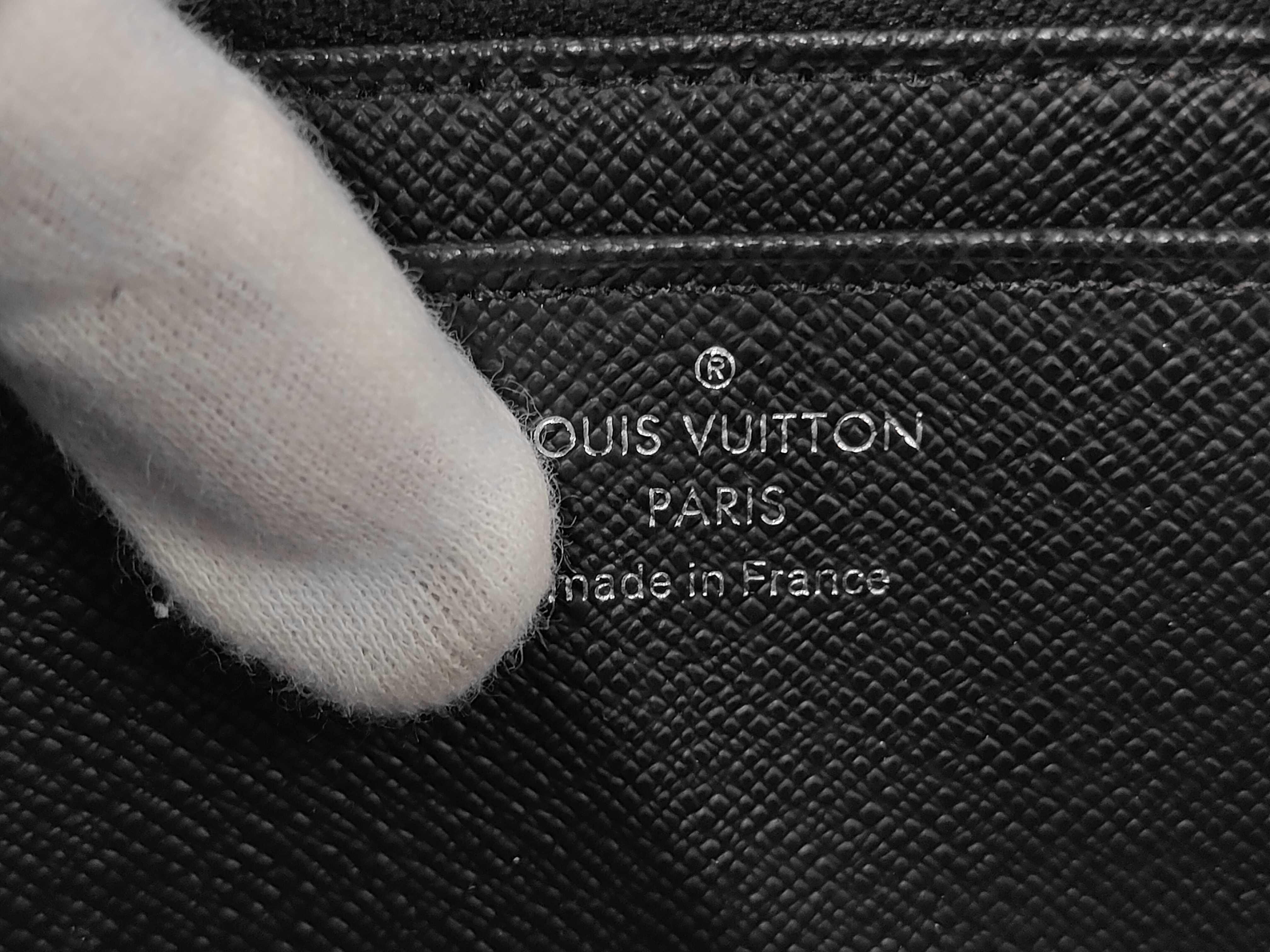 Epi Louis Vuitton Epi Portefeuille Twist Noir TN2139 Wallet — view 7