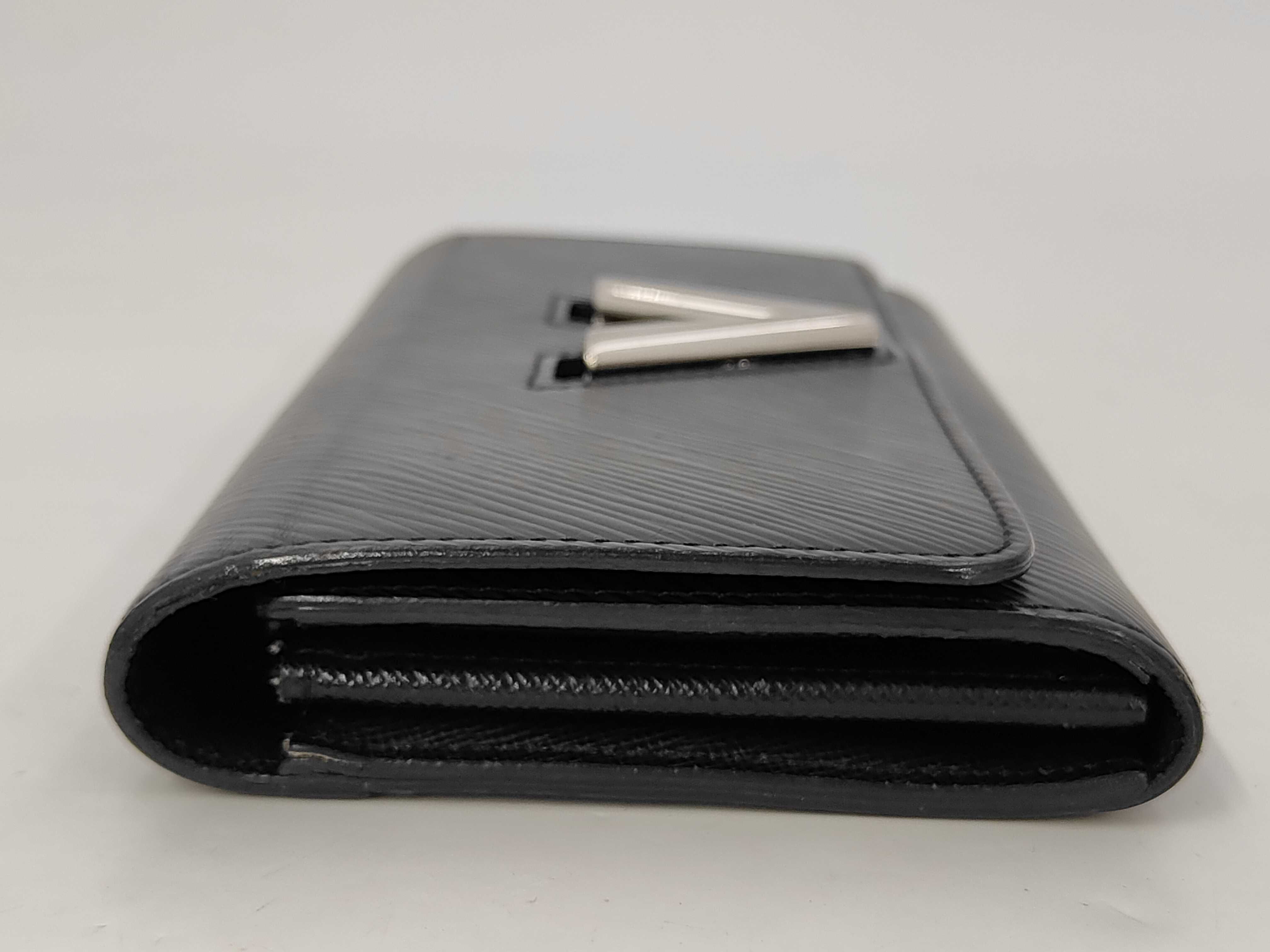 Epi Louis Vuitton Epi Portefeuille Twist Noir TN2139 Wallet — view 8