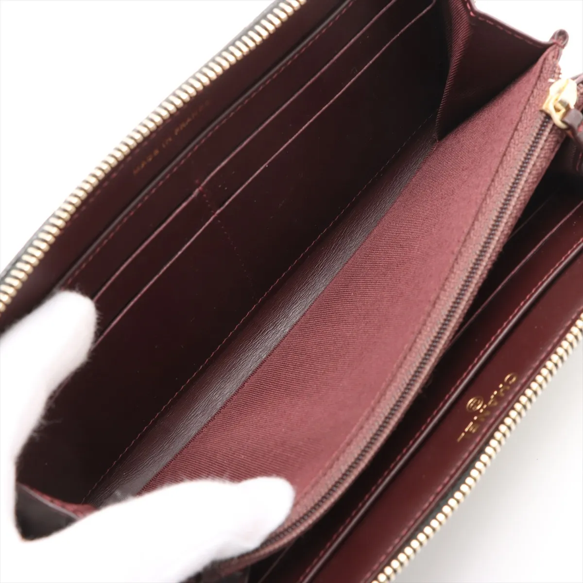 Matelassé Caviar Skin Round Zip Wallet, Black with Gold Hardware, 21857686 — view 5