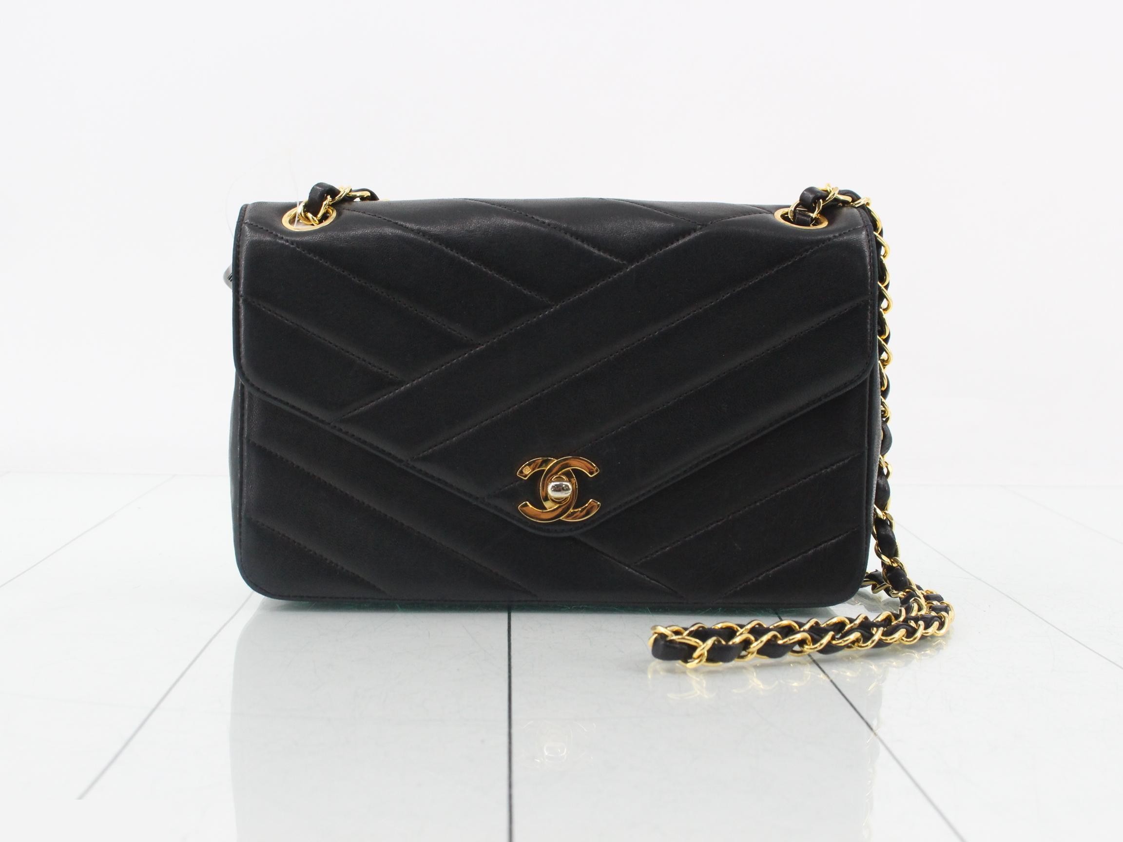 Matelassé Shoulder Bag