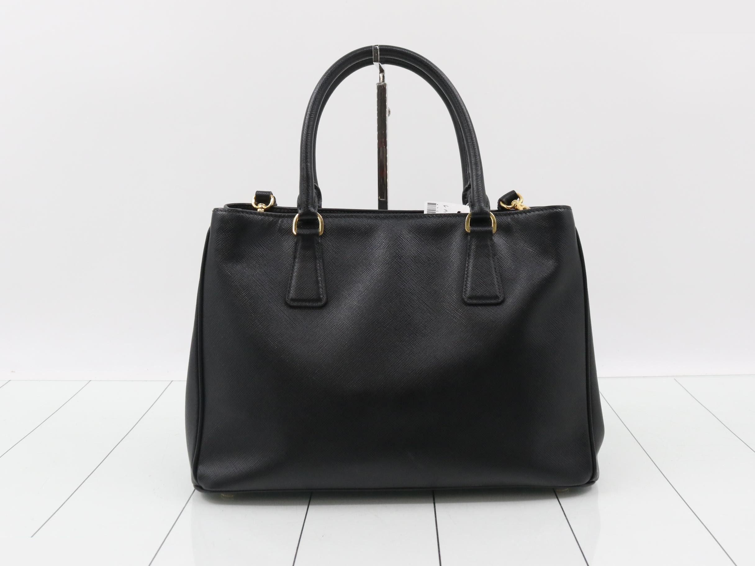 BN1874 Saffiano Galleria Shoulder Bag — view 2