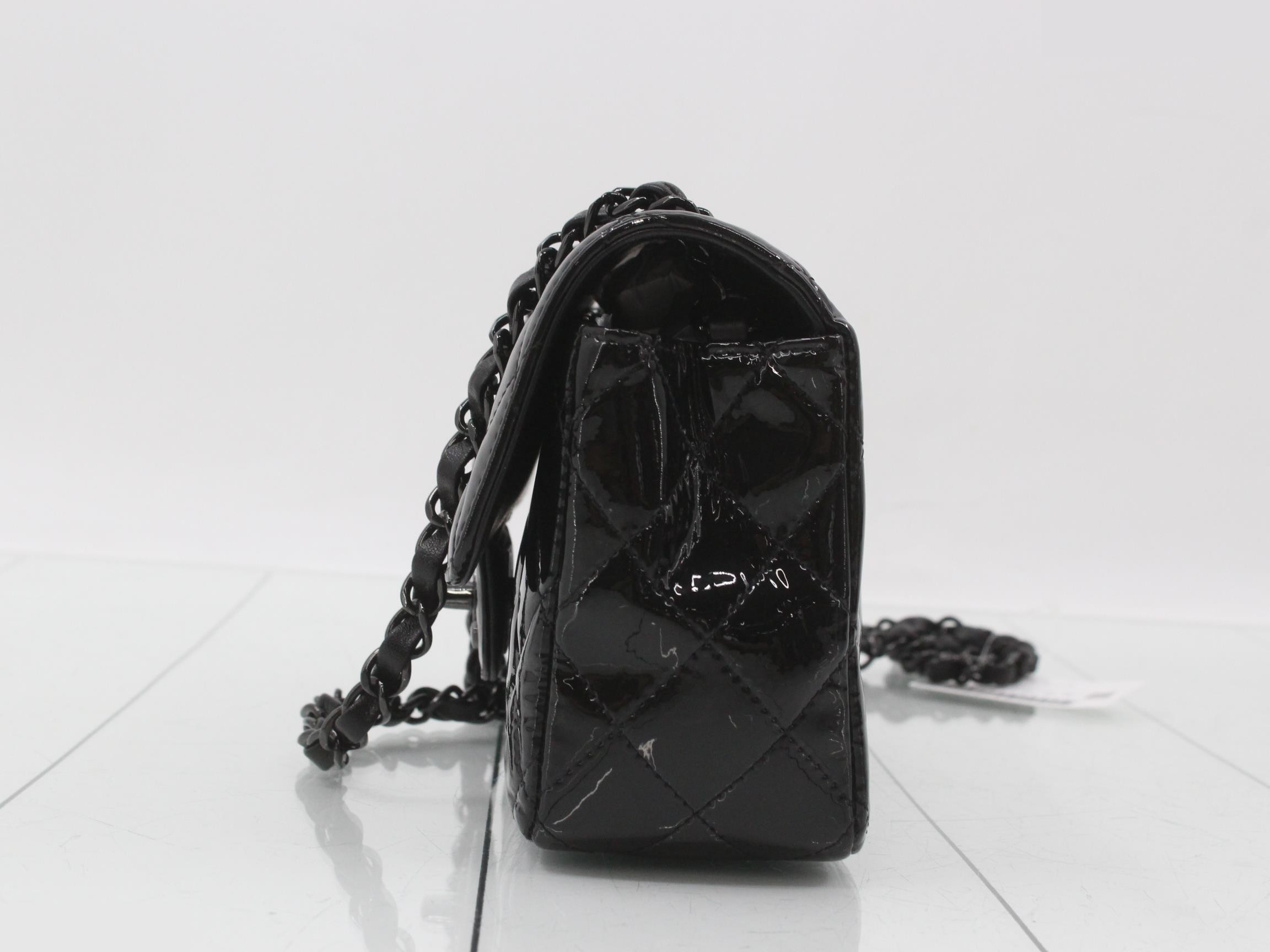 Matelassé enamel chain shoulder bag — view 3