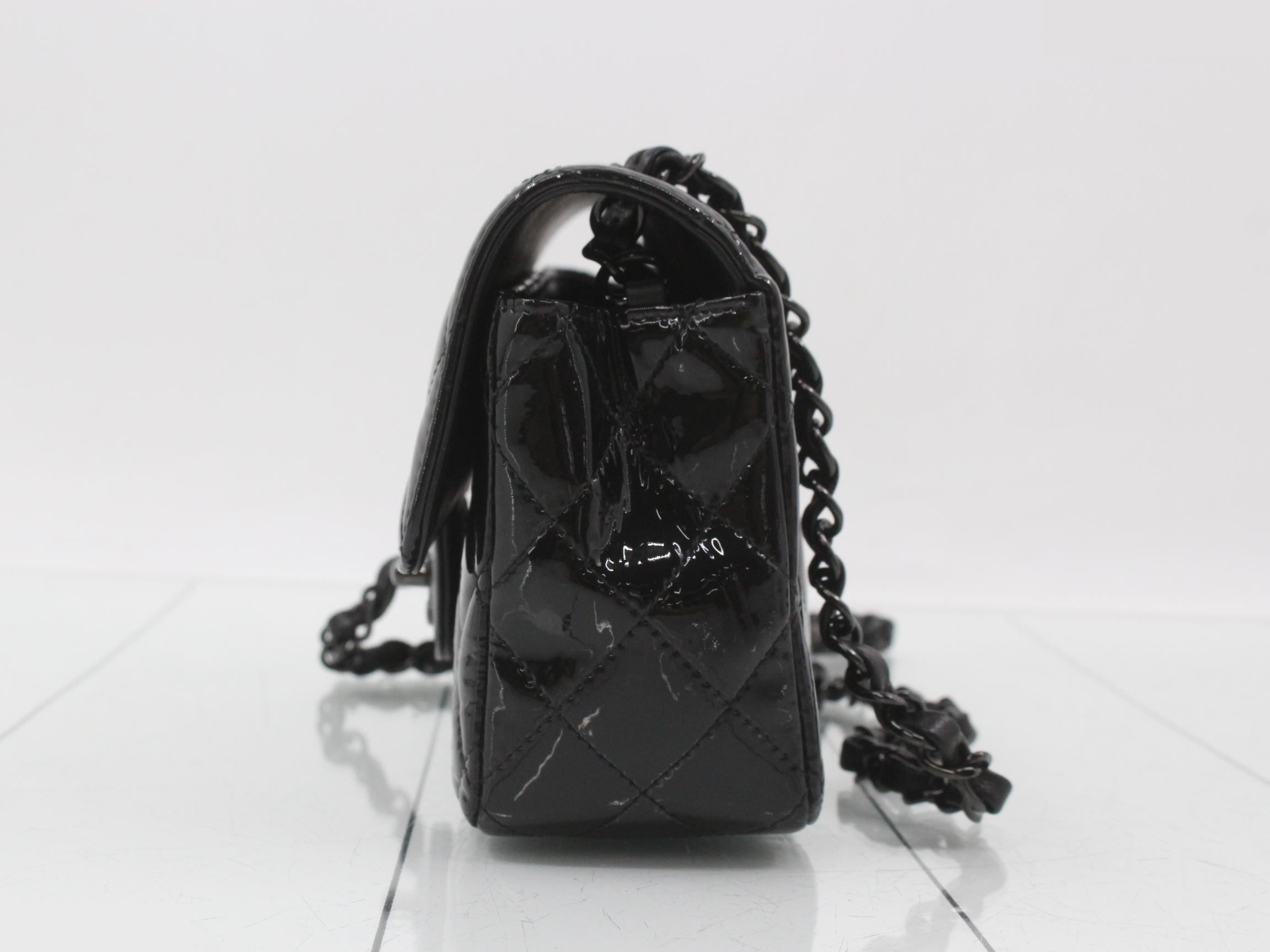 Matelassé enamel chain shoulder bag — view 4