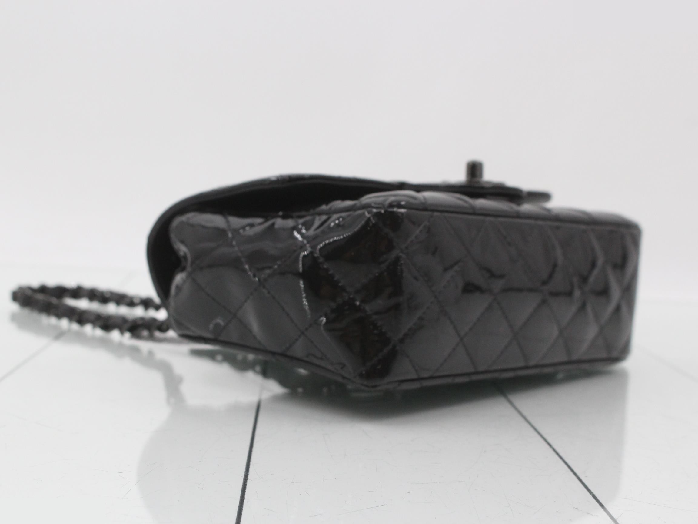 Matelassé enamel chain shoulder bag — view 6