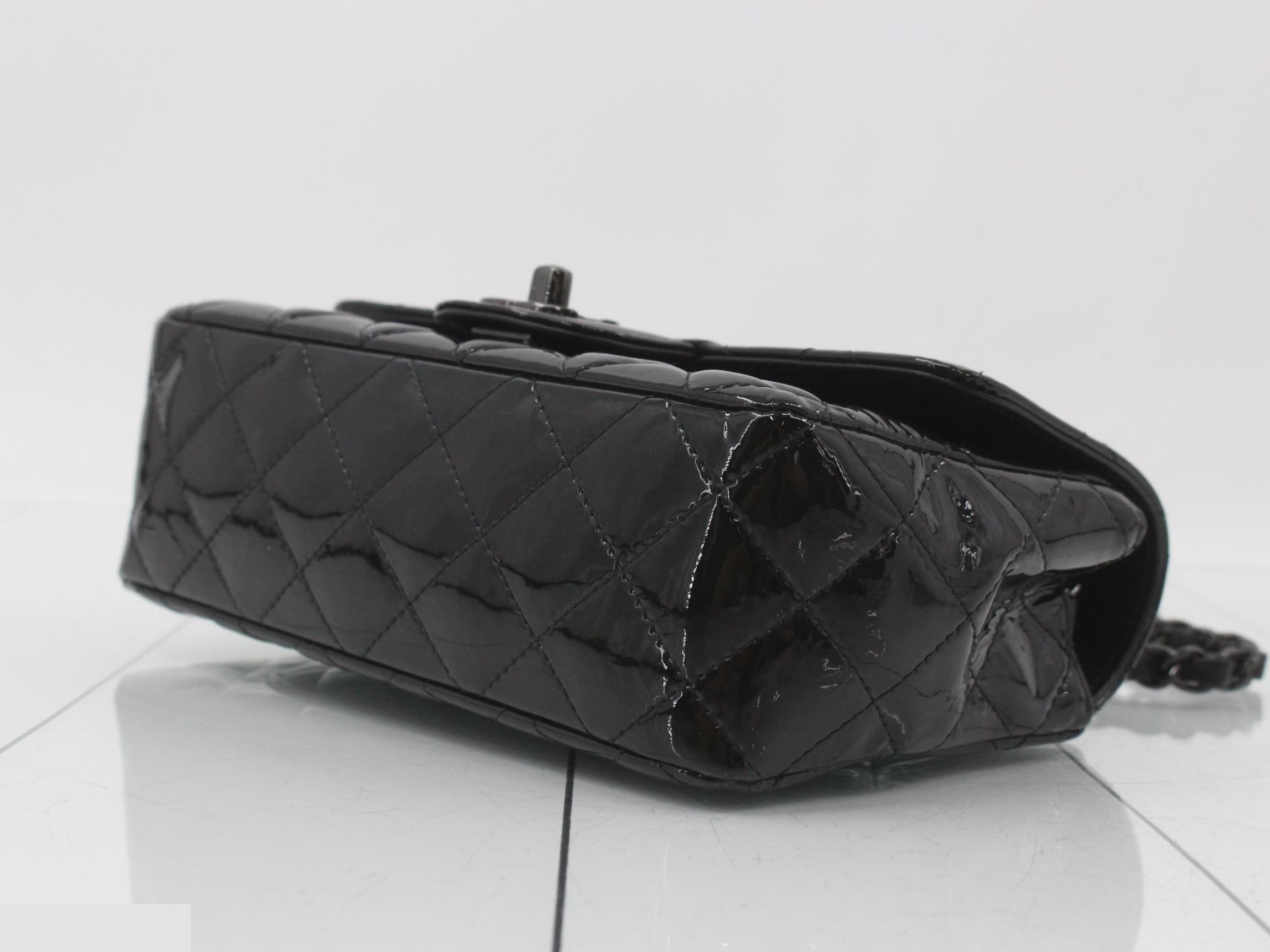 Matelassé enamel chain shoulder bag — view 7