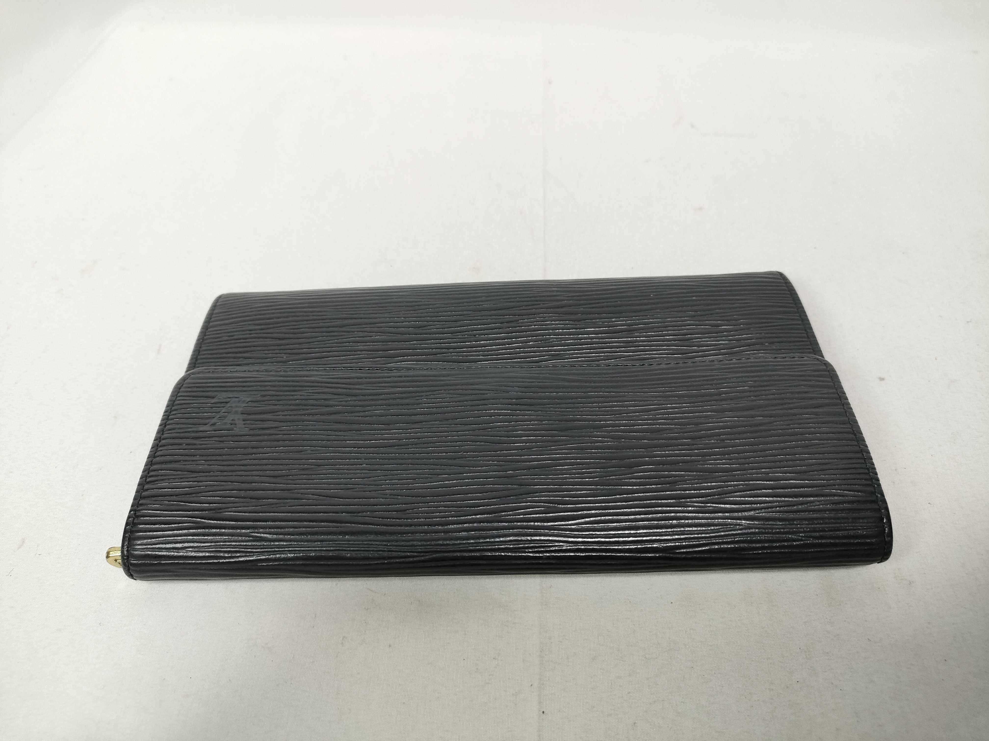Epi Leather Wallet, Portemonnaie Credit Pochette M63572 — view 7