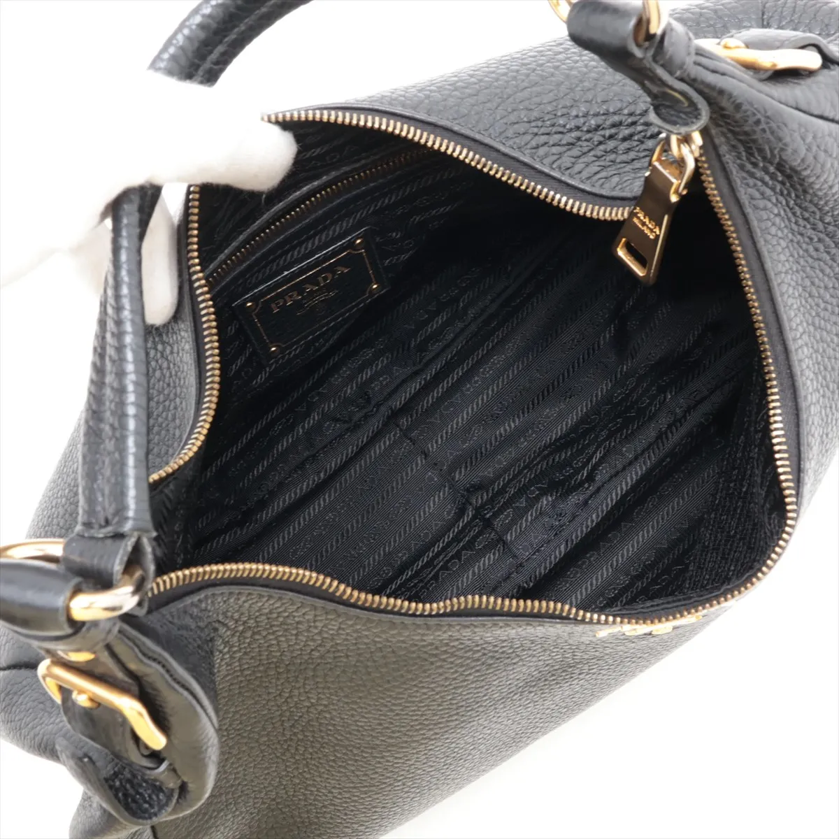 Vitello Daino Leather Shoulder Bag, Black — view 7