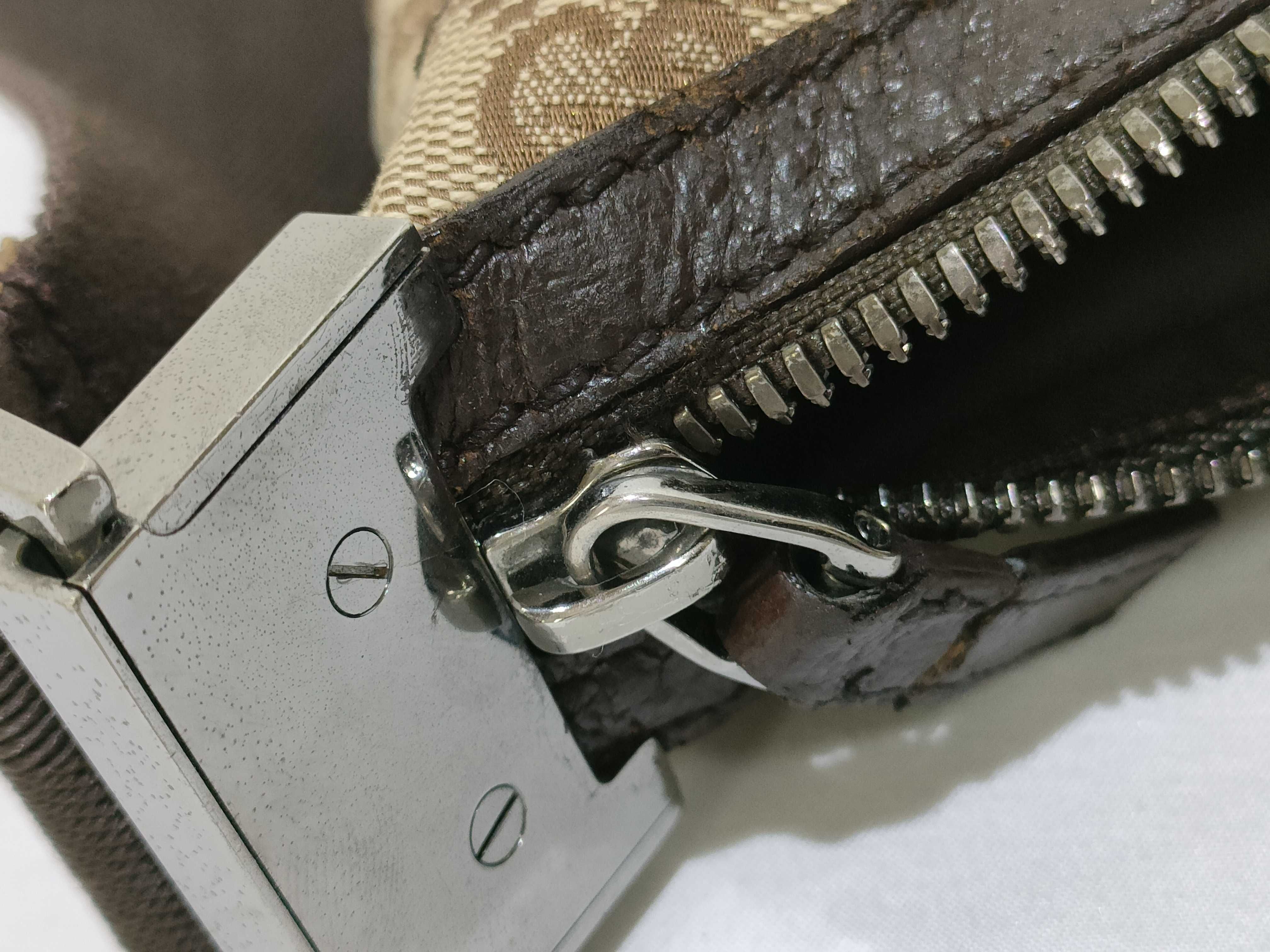 GG Canvas Shoulder Bag — view 13
