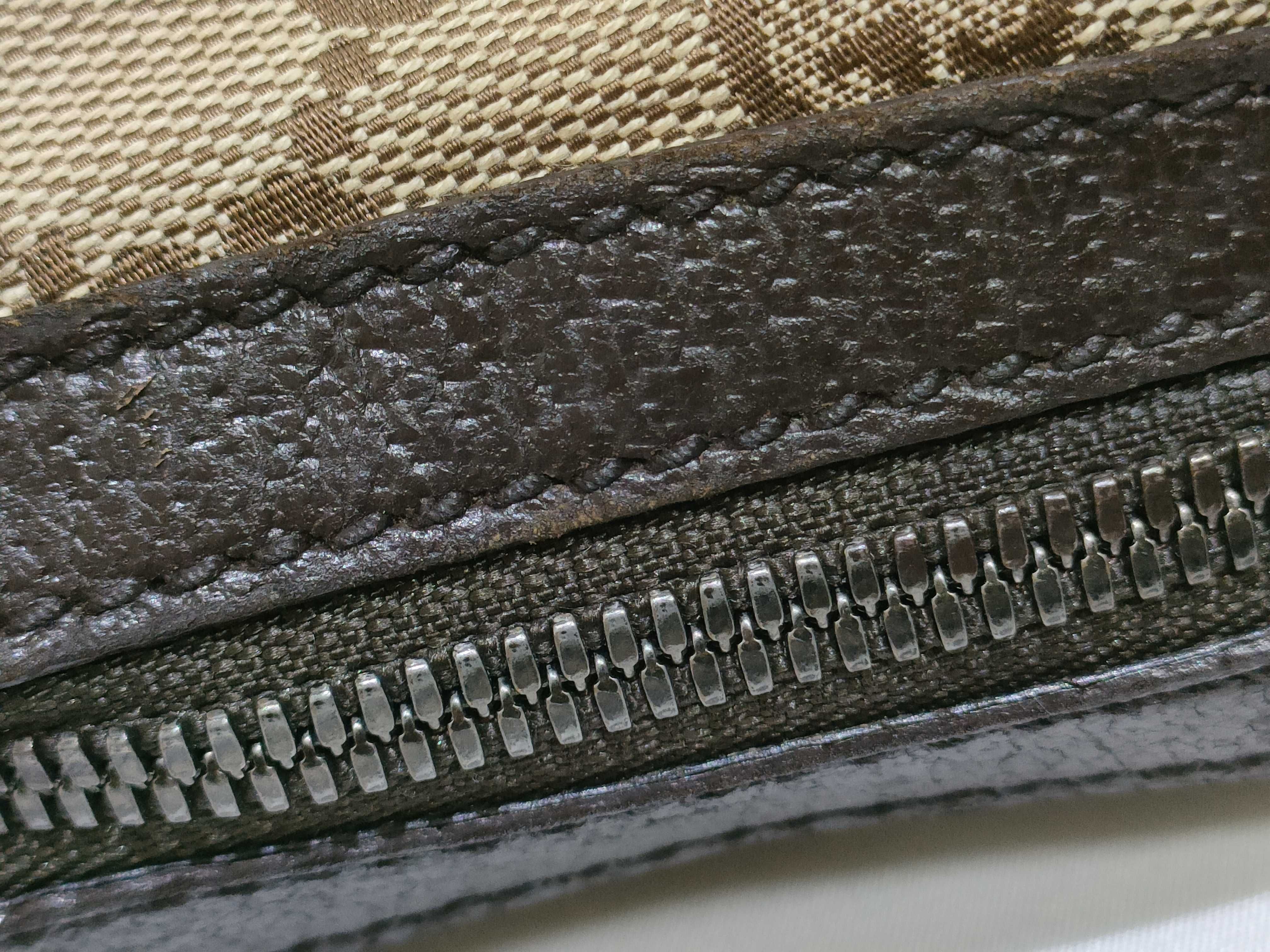 GG Canvas Shoulder Bag — view 8