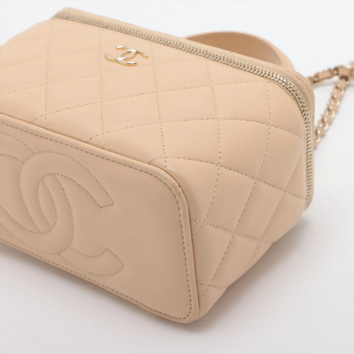 Matelasse Lambskin Chain Shoulder Bag Vanity Beige Gold Hardware T5A0232C Random Serial — view 3