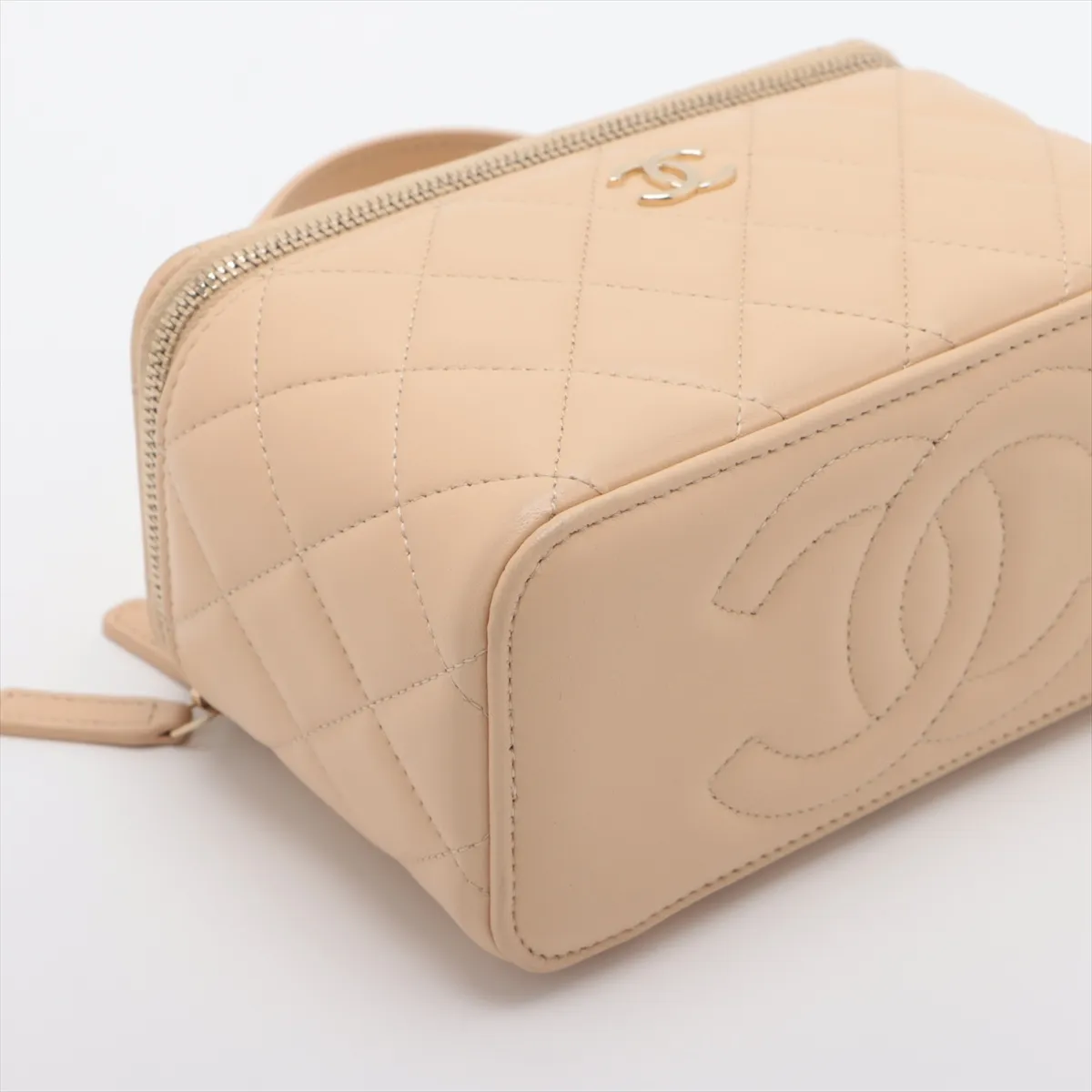 Matelasse Lambskin Chain Shoulder Bag Vanity Beige Gold Hardware T5A0232C Random Serial — view 4