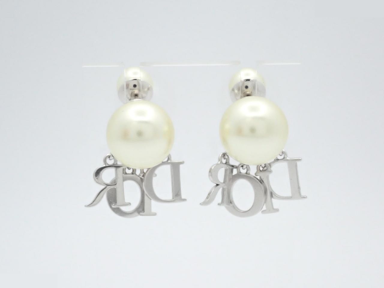Logo, rhinestone, pearl earrings, silver — view 2