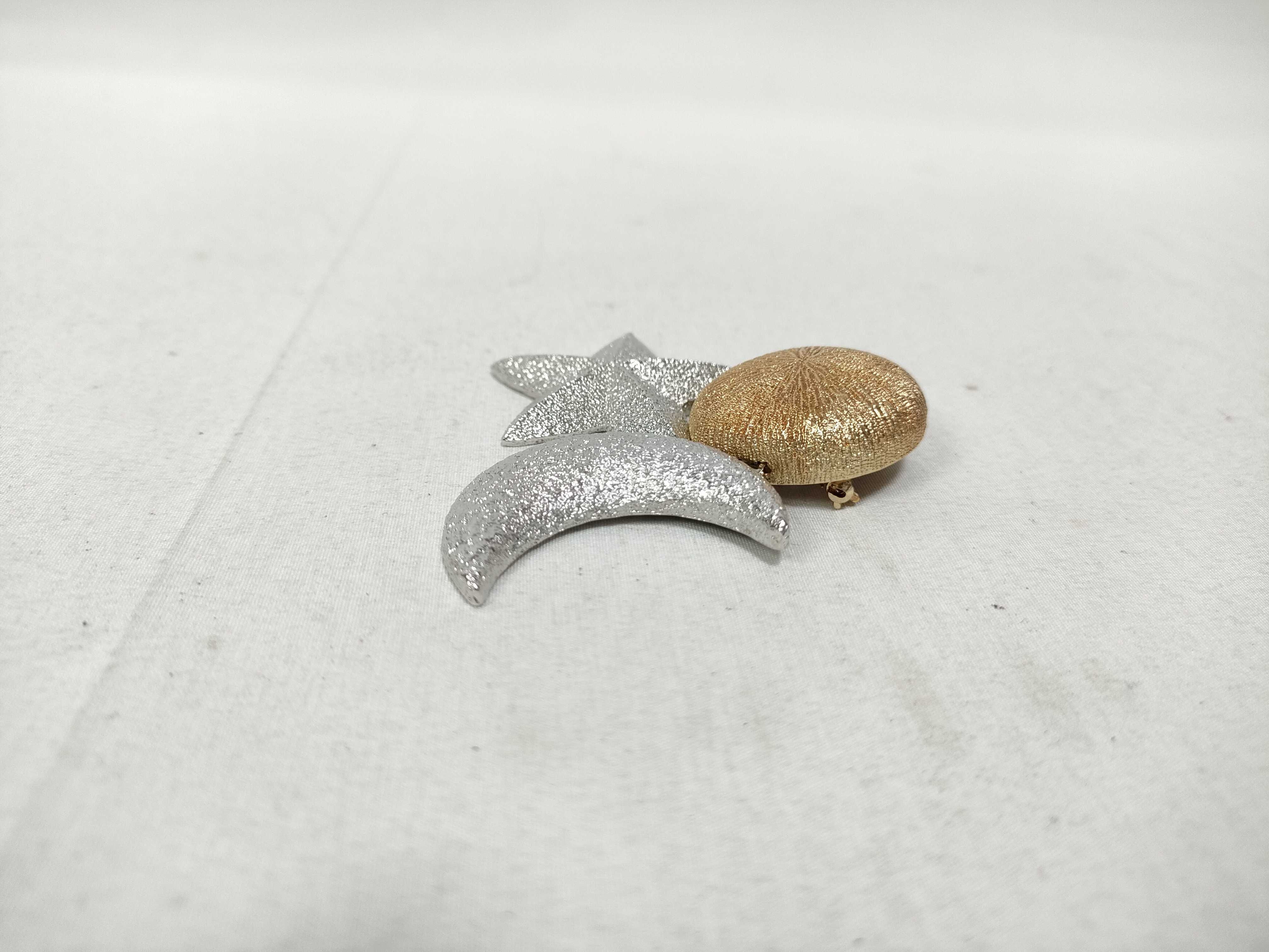 brooch, celestial body design — view 6