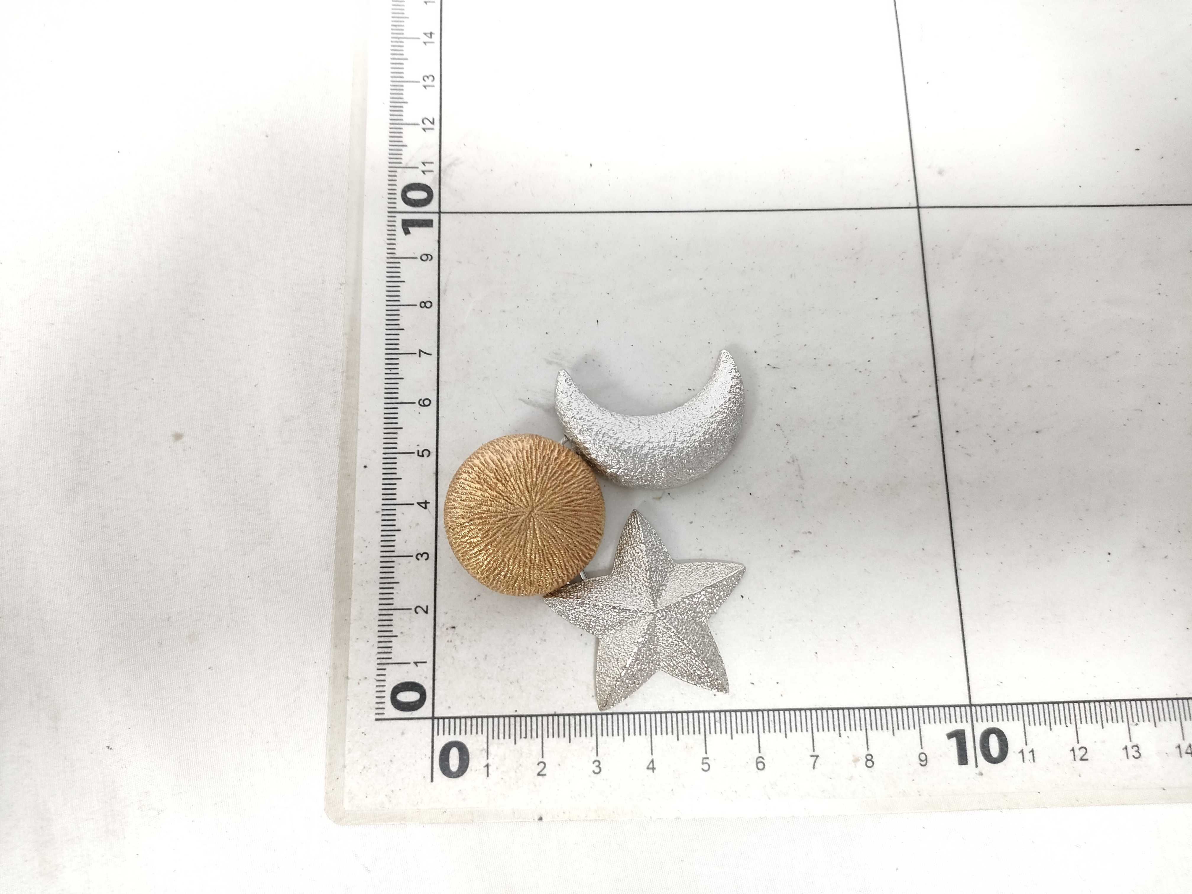 brooch, celestial body design — view 7