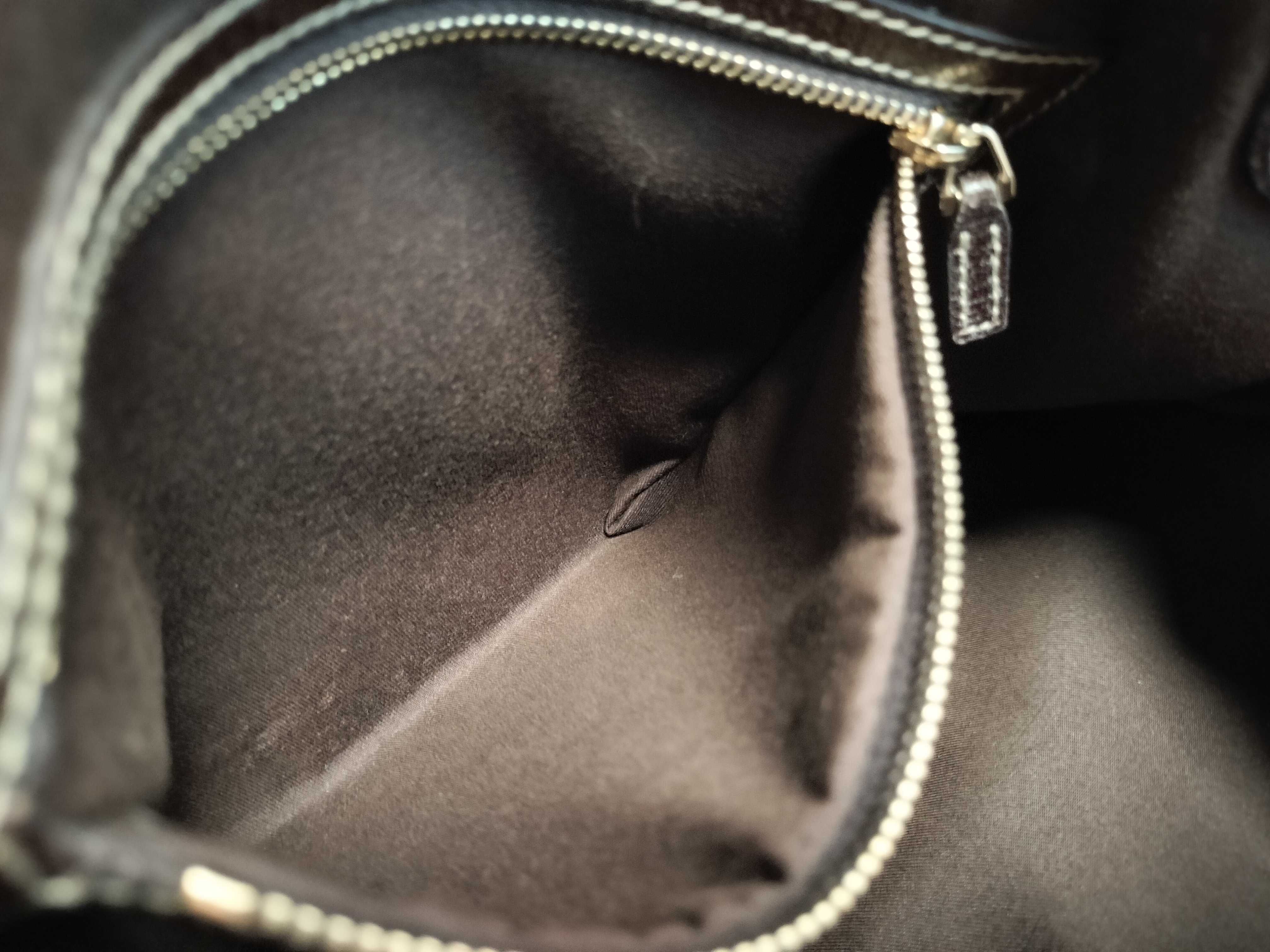 GG Canvas Gucci Handbag — view 10