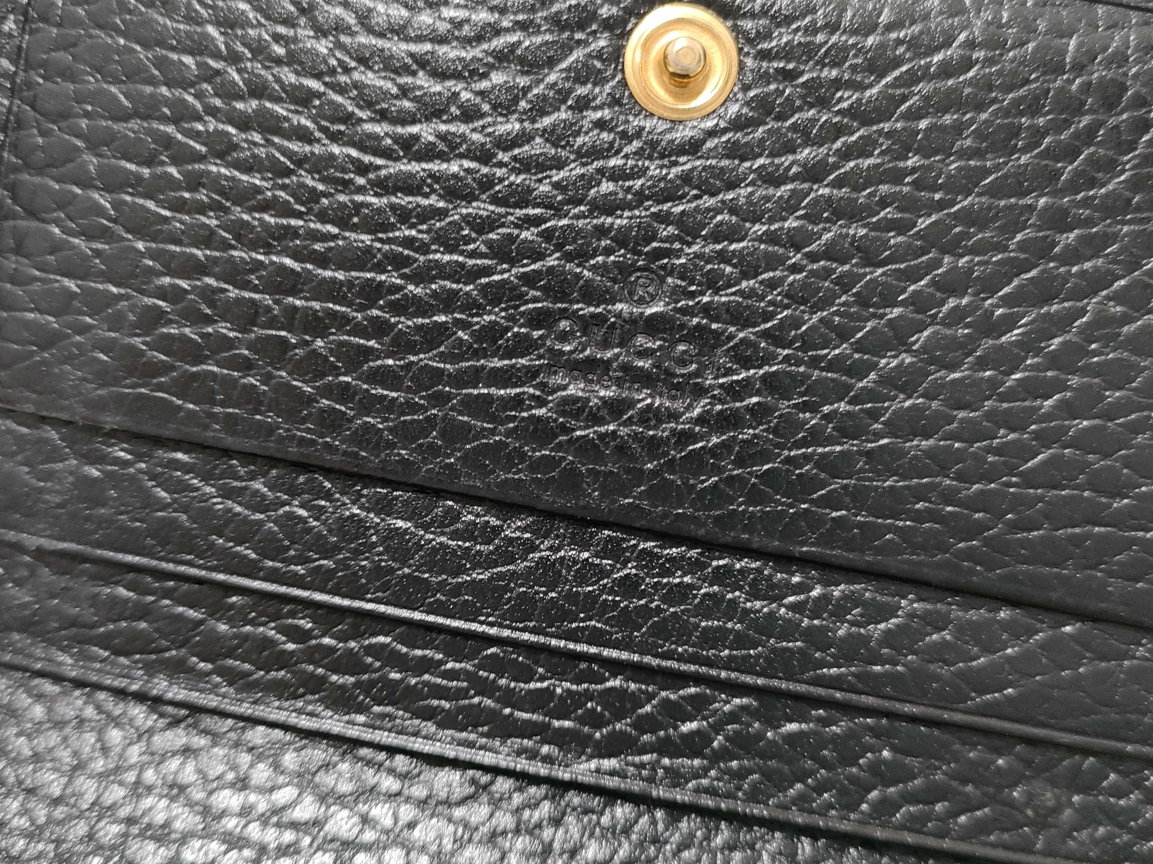 bi-fold wallet — view 14