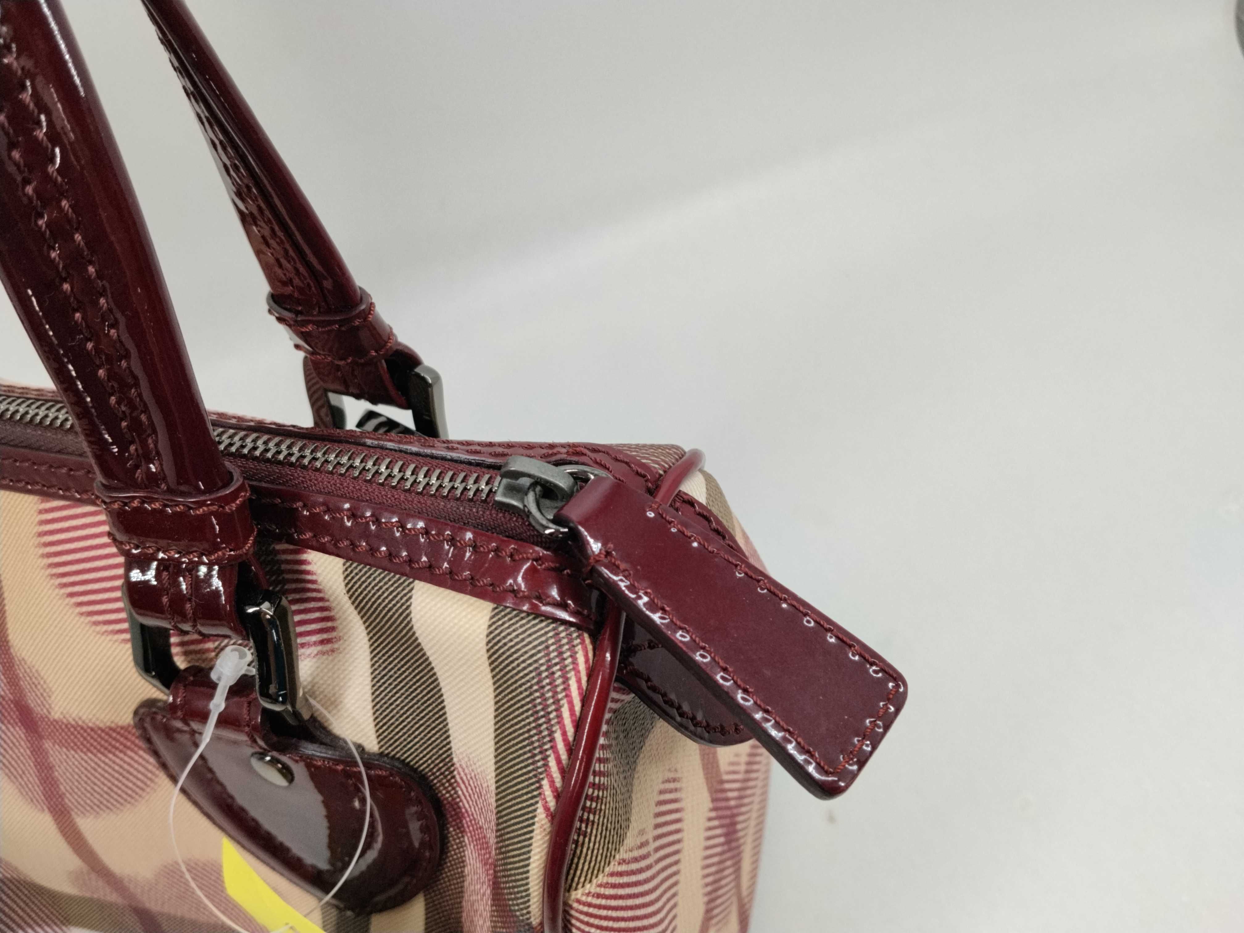 Heart Nova Check Pattern Boston Bag — view 5