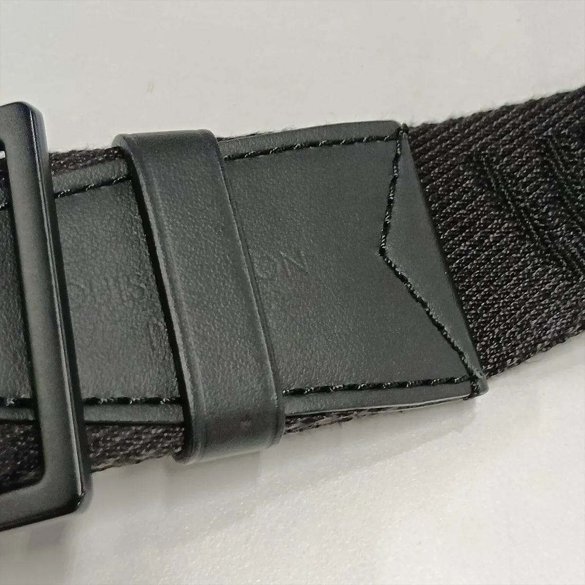 LV Aerogram Takeoff Sling M57081 Black (RFID detected) — view 12