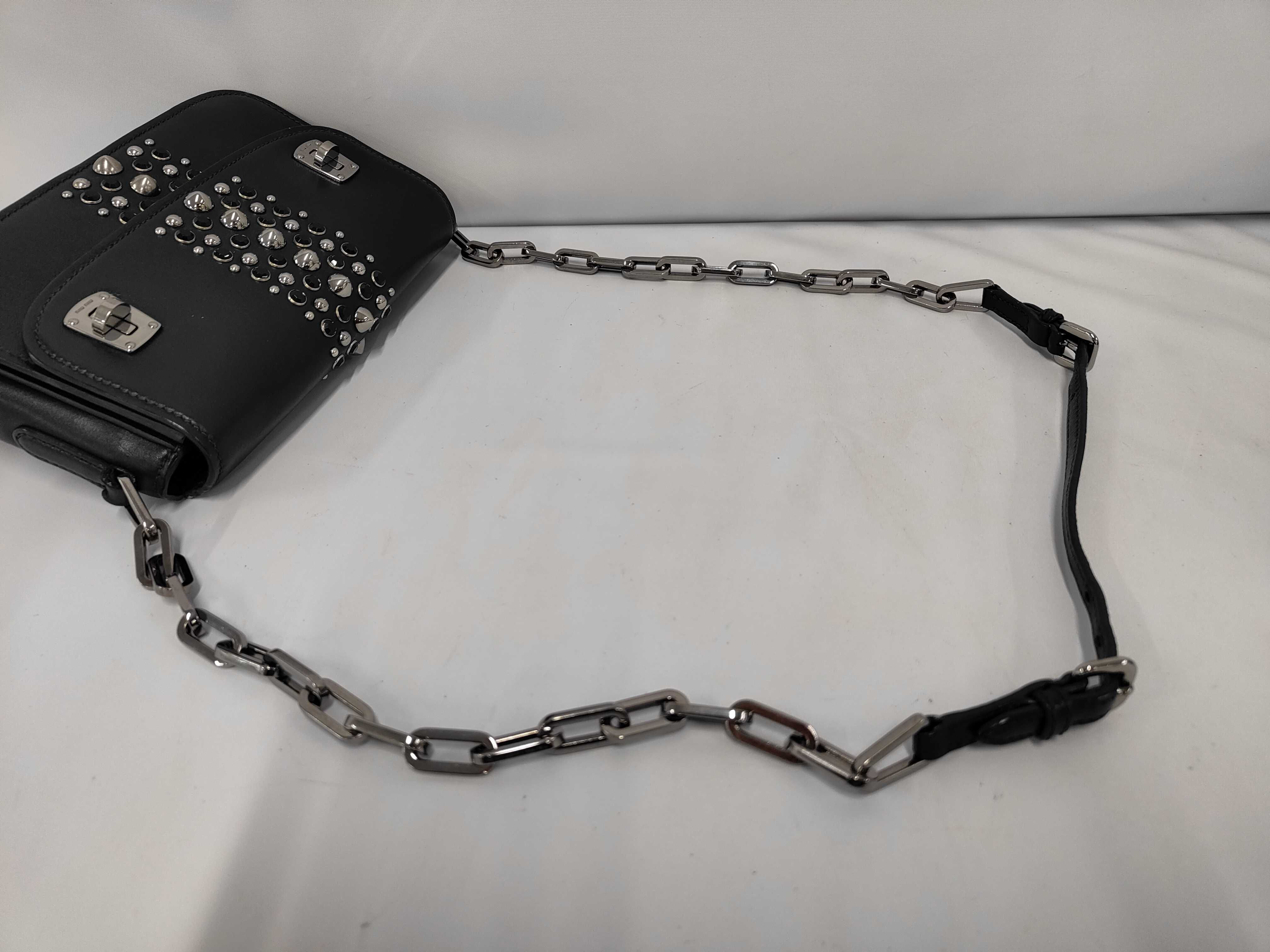studded shoulder bag, black. — view 5