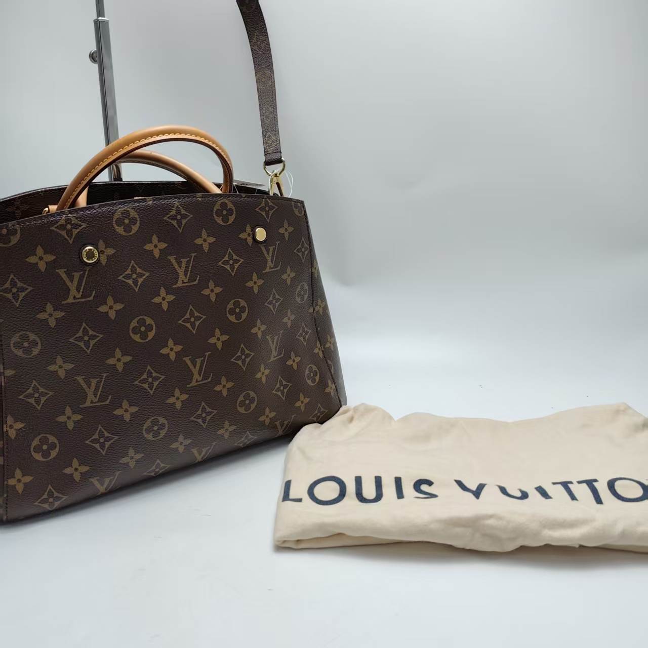 【*Shipped from: China*】LOUIS VUITTON Montaigne PU Shoulder Bag — view 2