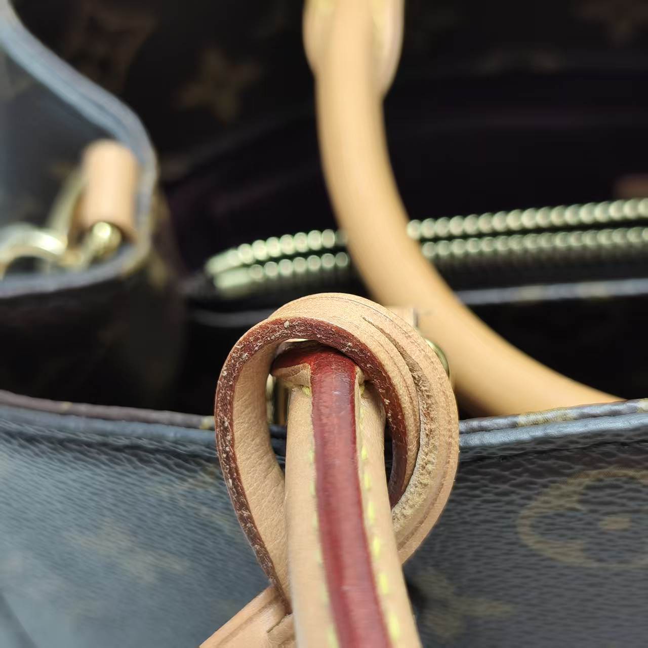 【*Shipped from: China*】LOUIS VUITTON Montaigne PU Shoulder Bag — view 11