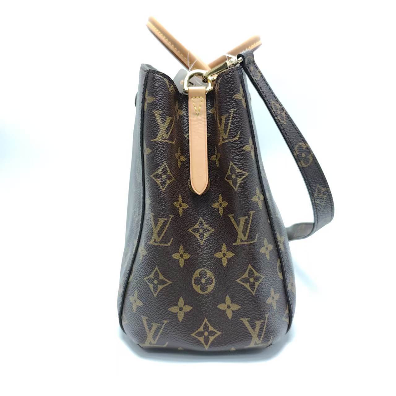 【*Shipped from: China*】LOUIS VUITTON Montaigne PU Shoulder Bag — view 5