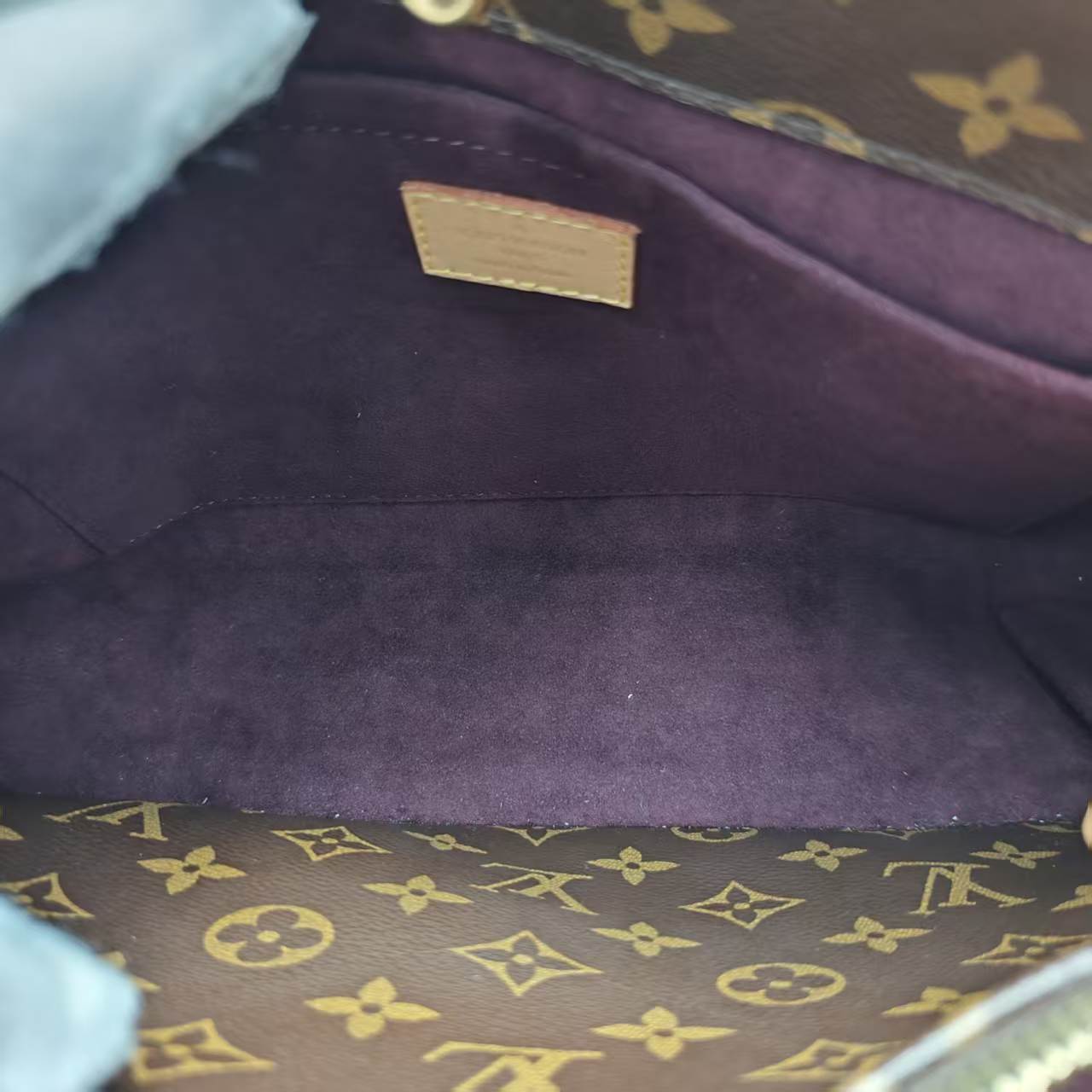 【*Shipped from: China*】LOUIS VUITTON Montaigne PU Shoulder Bag — view 9